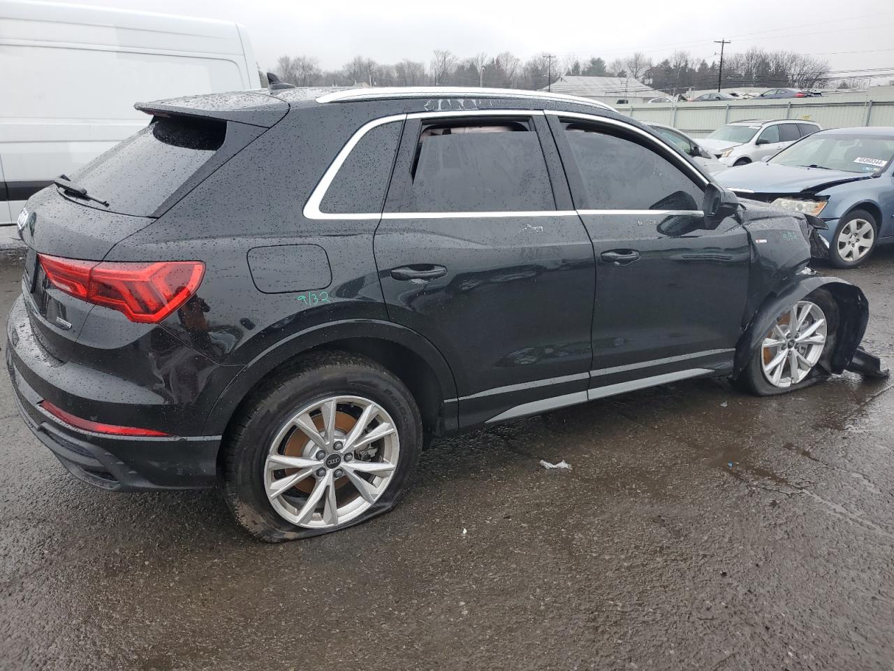 Photo 2 VIN: WA1DECF39R1076307 - AUDI Q3 