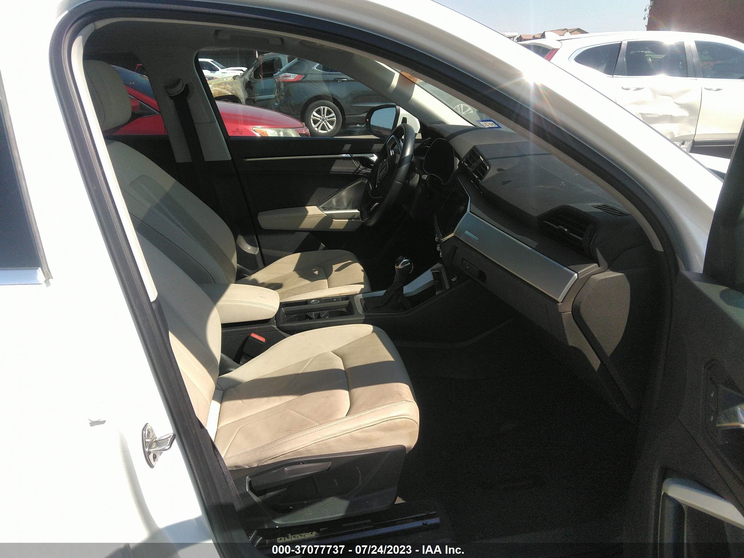 Photo 4 VIN: WA1DECF3XL1102226 - AUDI Q3 