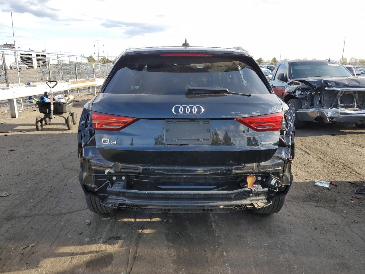 Photo 5 VIN: WA1DECF3XN1021830 - AUDI Q3 