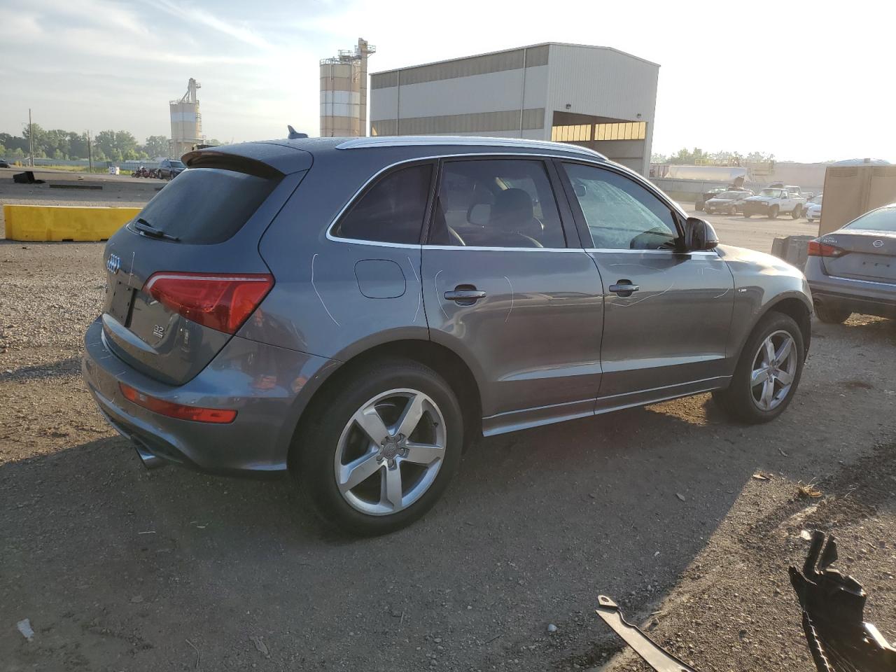 Photo 2 VIN: WA1DKAFP2CA125306 - AUDI Q5 