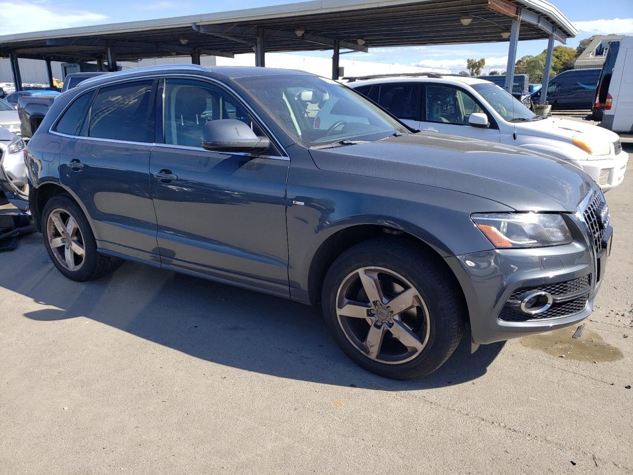 Photo 3 VIN: WA1DKAFP5BA043827 - AUDI Q5 