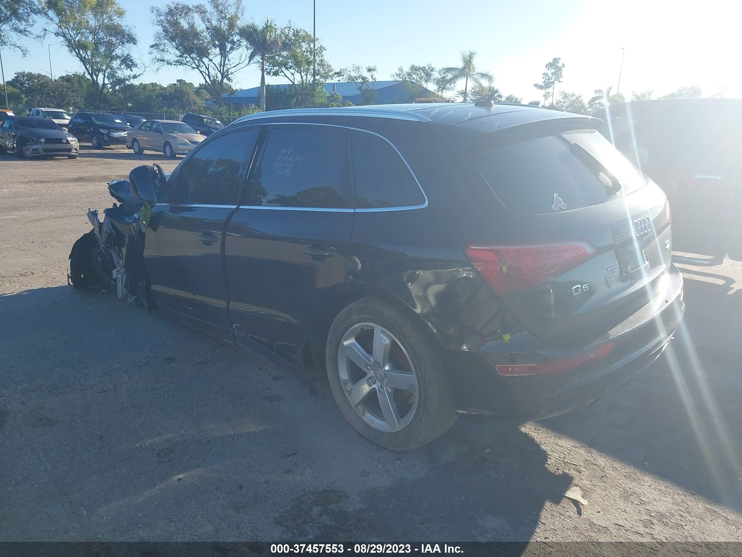 Photo 2 VIN: WA1DKAFP9CA057540 - AUDI Q5 