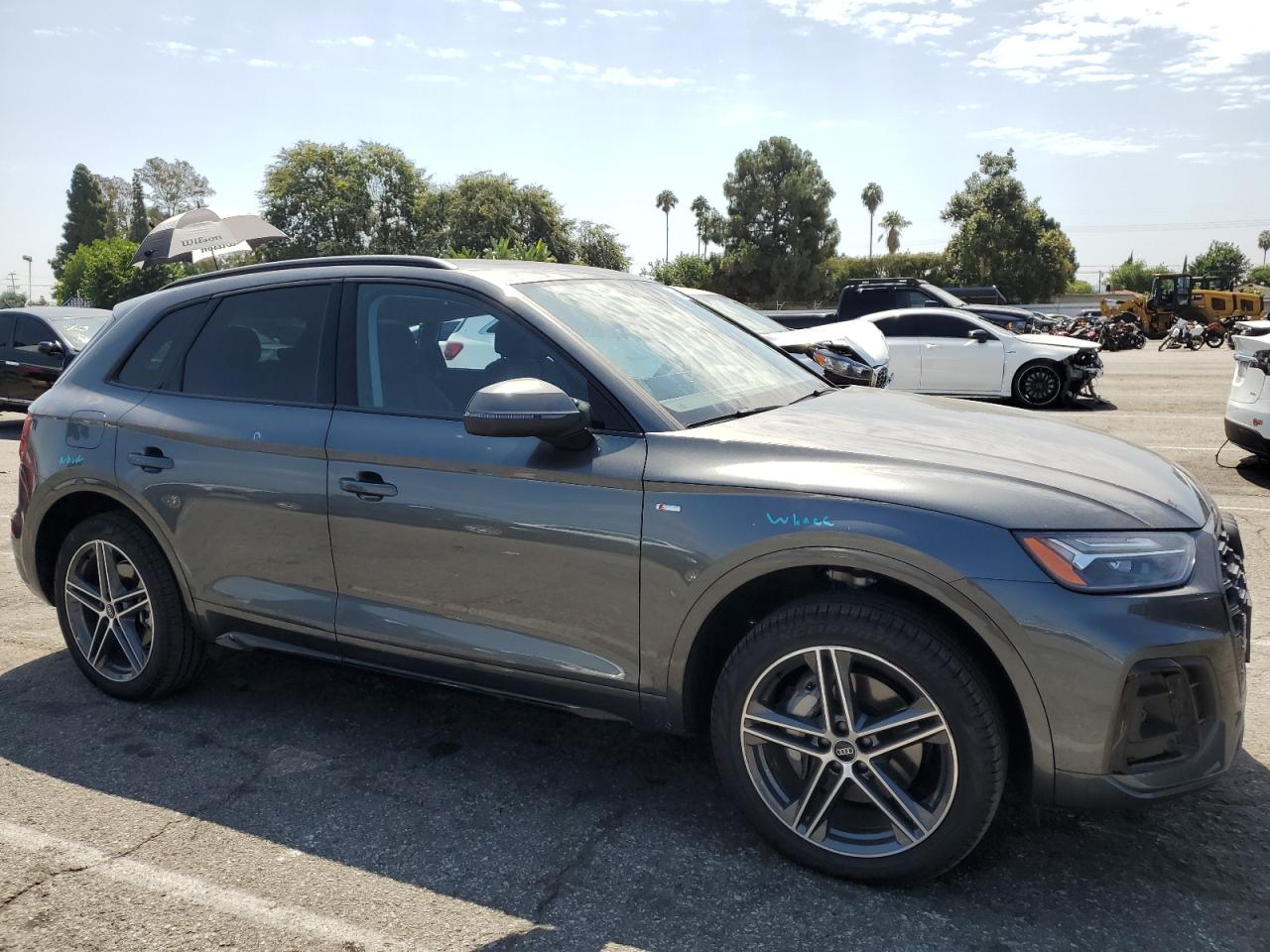 Photo 3 VIN: WA1E2AFY6N2025350 - AUDI Q5 