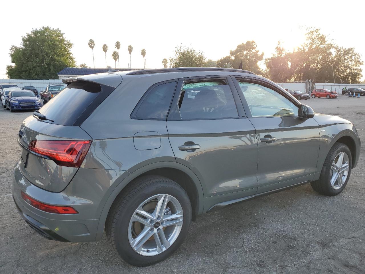 Photo 2 VIN: WA1EAAFY1R2013180 - AUDI Q5 