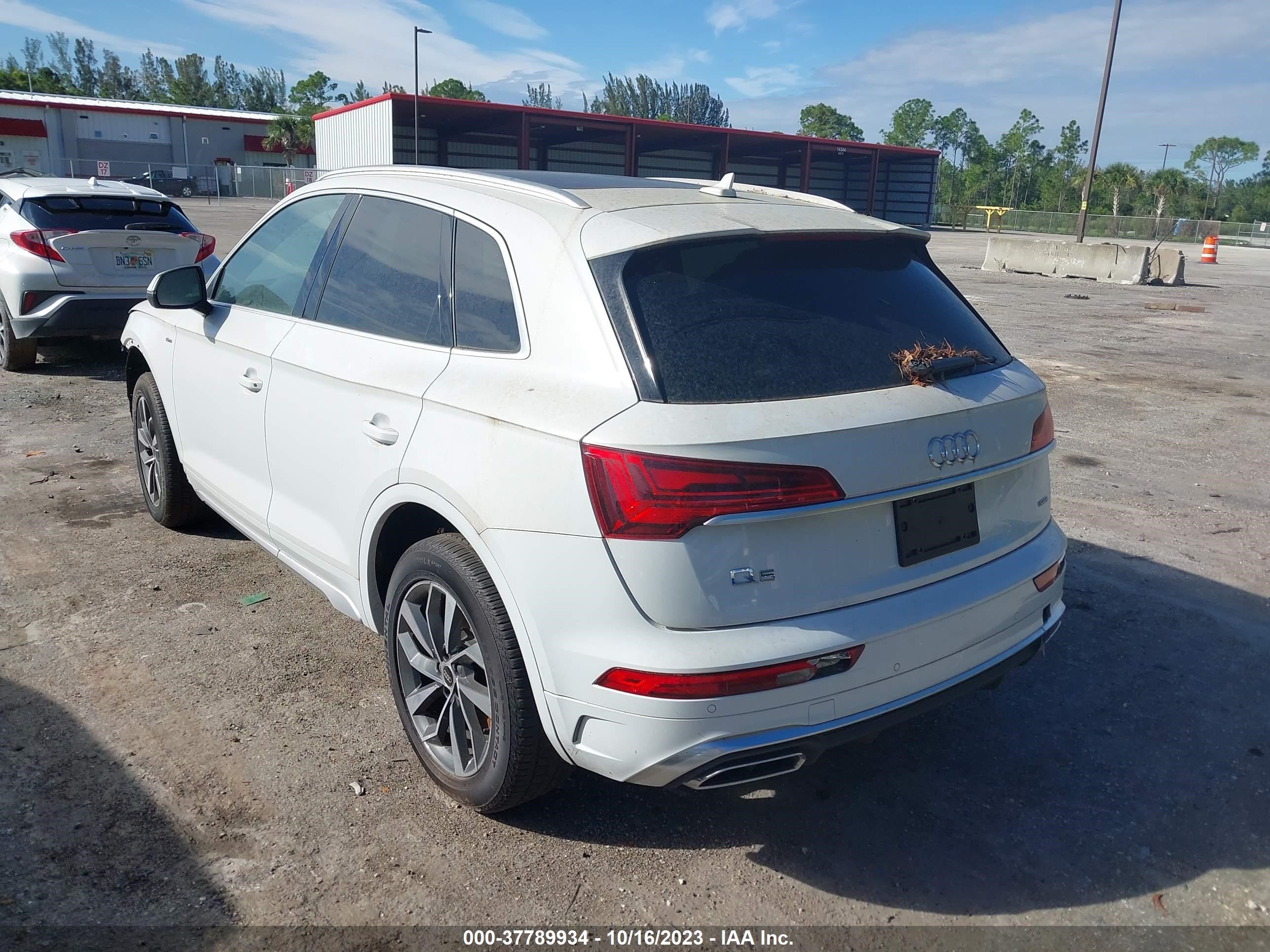 Photo 2 VIN: WA1EAAFY4N2107709 - AUDI Q5 