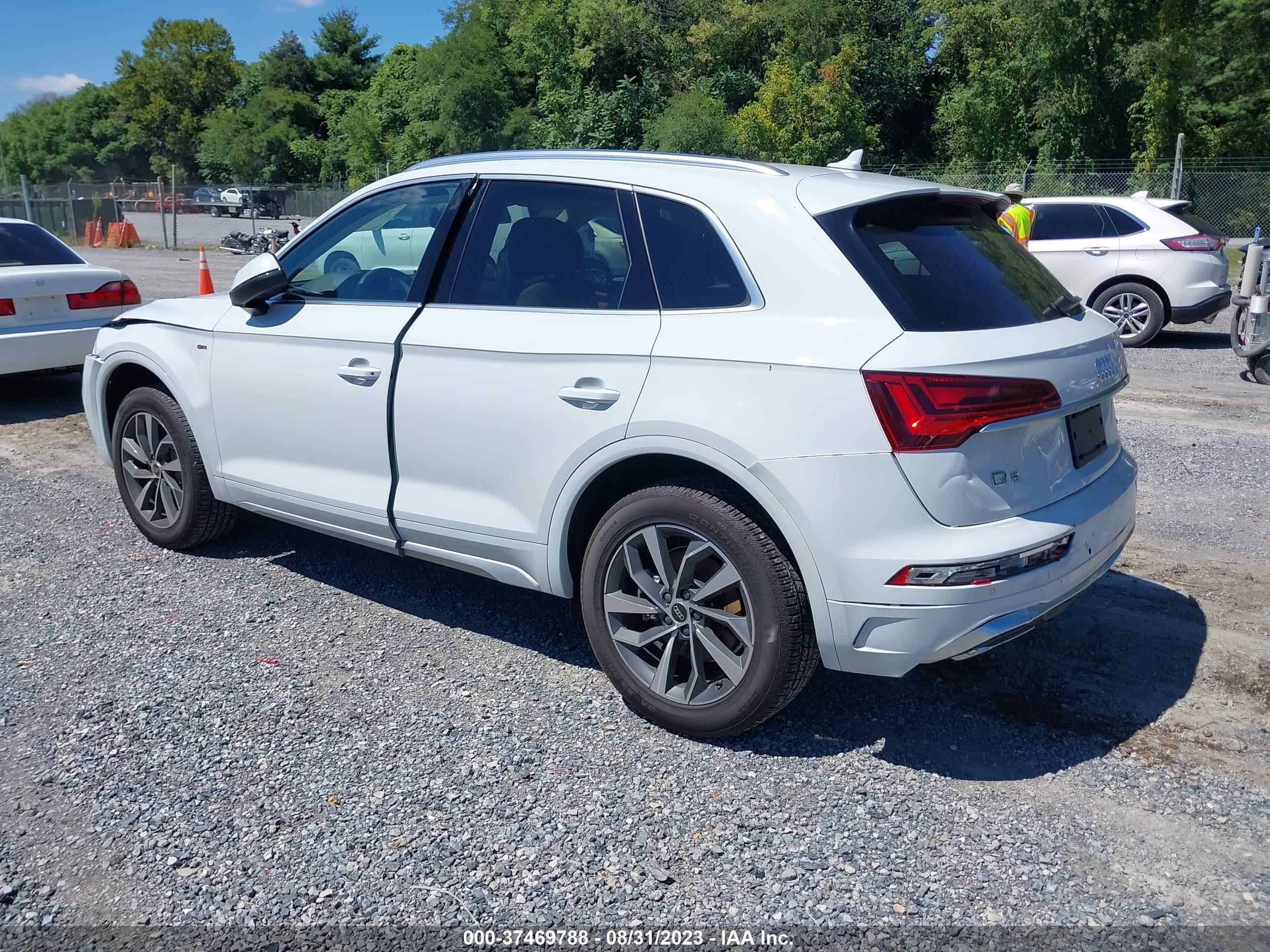 Photo 2 VIN: WA1EAAFY6P2016881 - AUDI Q5 