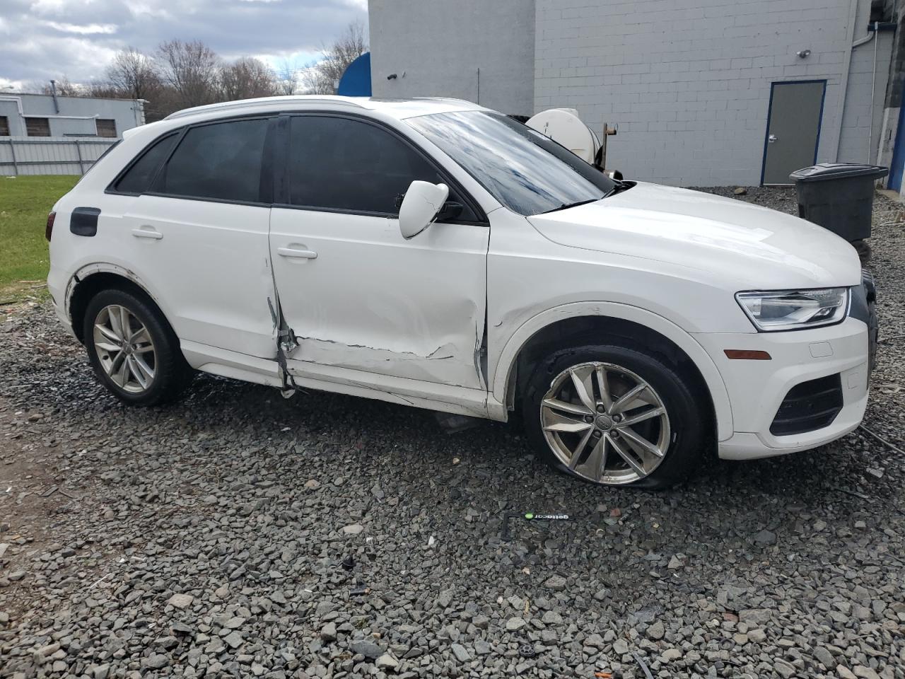 Photo 3 VIN: WA1ECCFS1HR008004 - AUDI Q3 