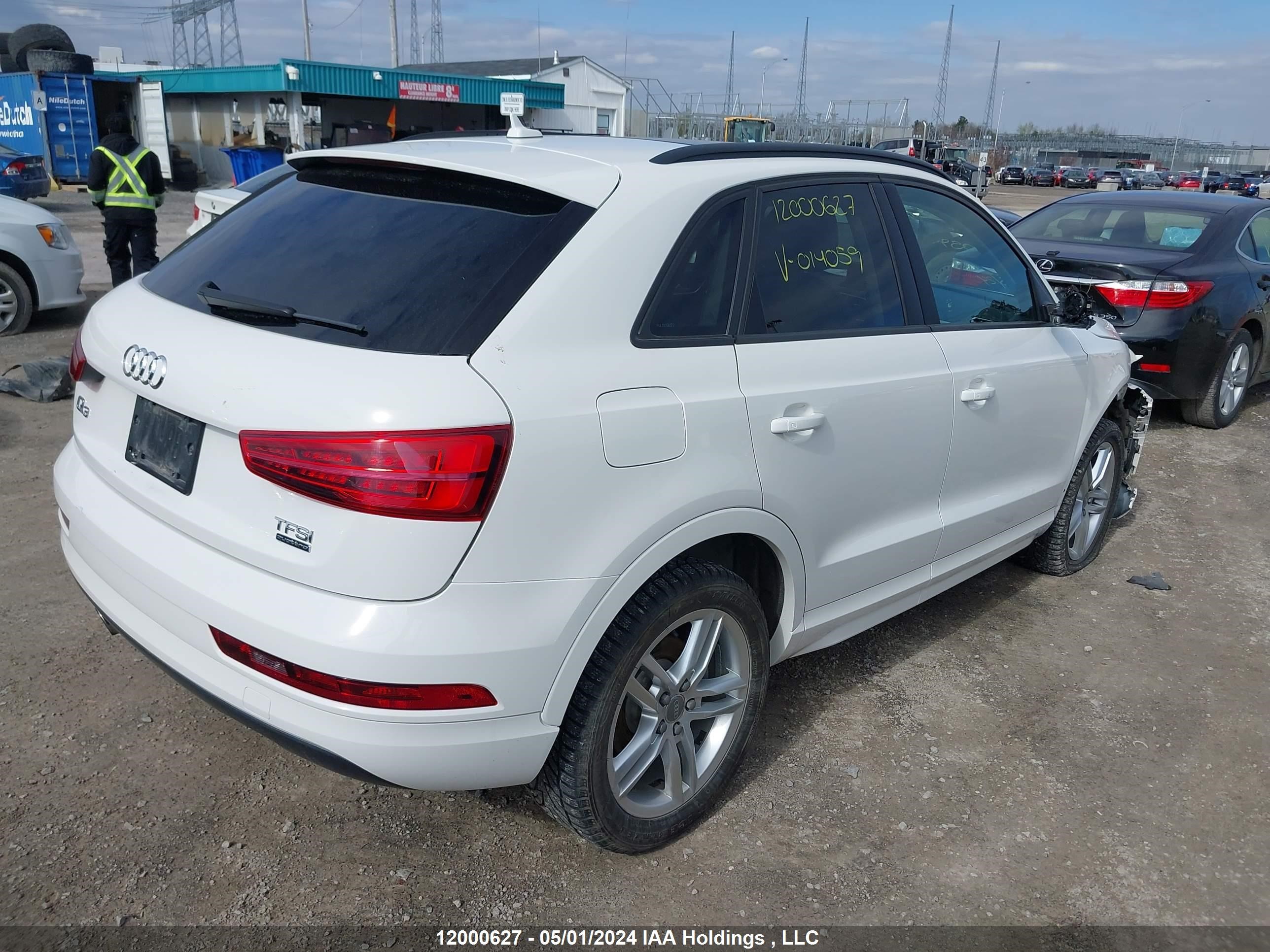 Photo 3 VIN: WA1ECCFS1HR014059 - AUDI Q3 