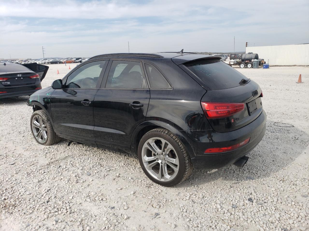 Photo 1 VIN: WA1ECCFS1JR015945 - AUDI Q3 