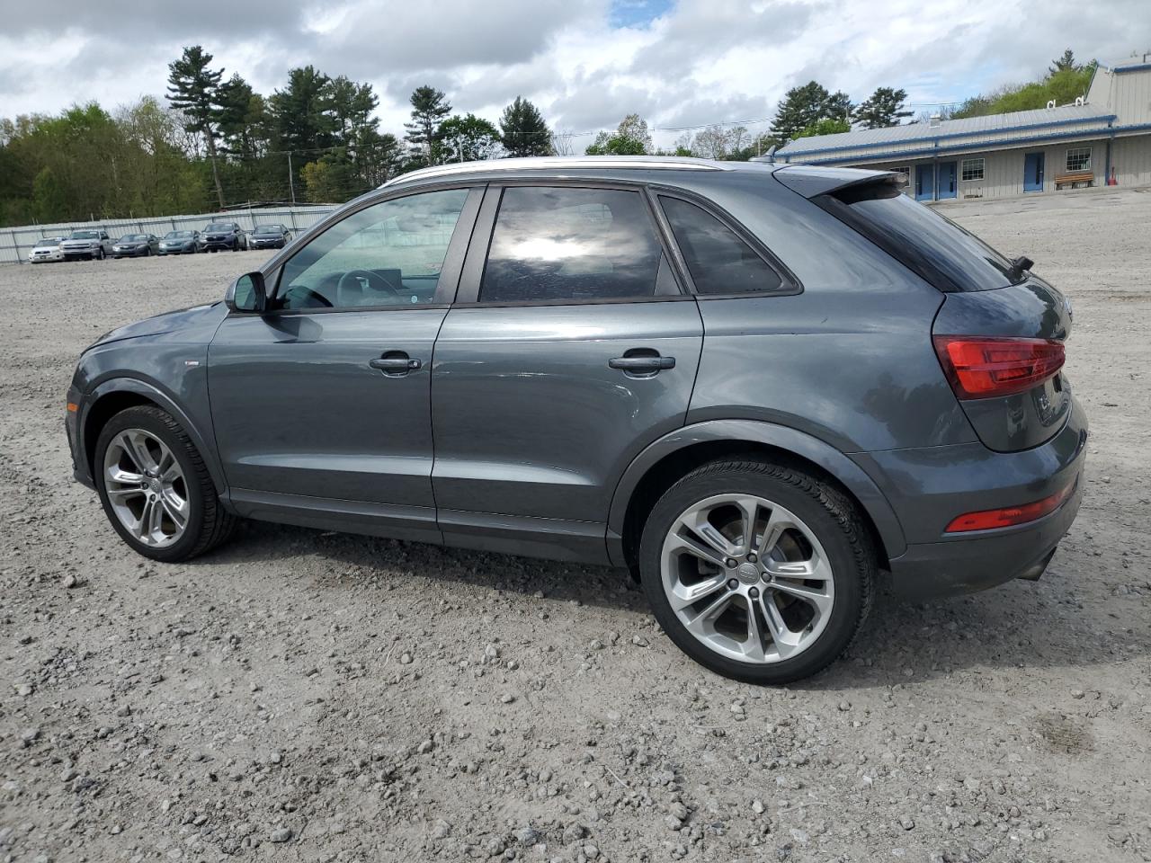 Photo 1 VIN: WA1ECCFS5JR010277 - AUDI Q3 