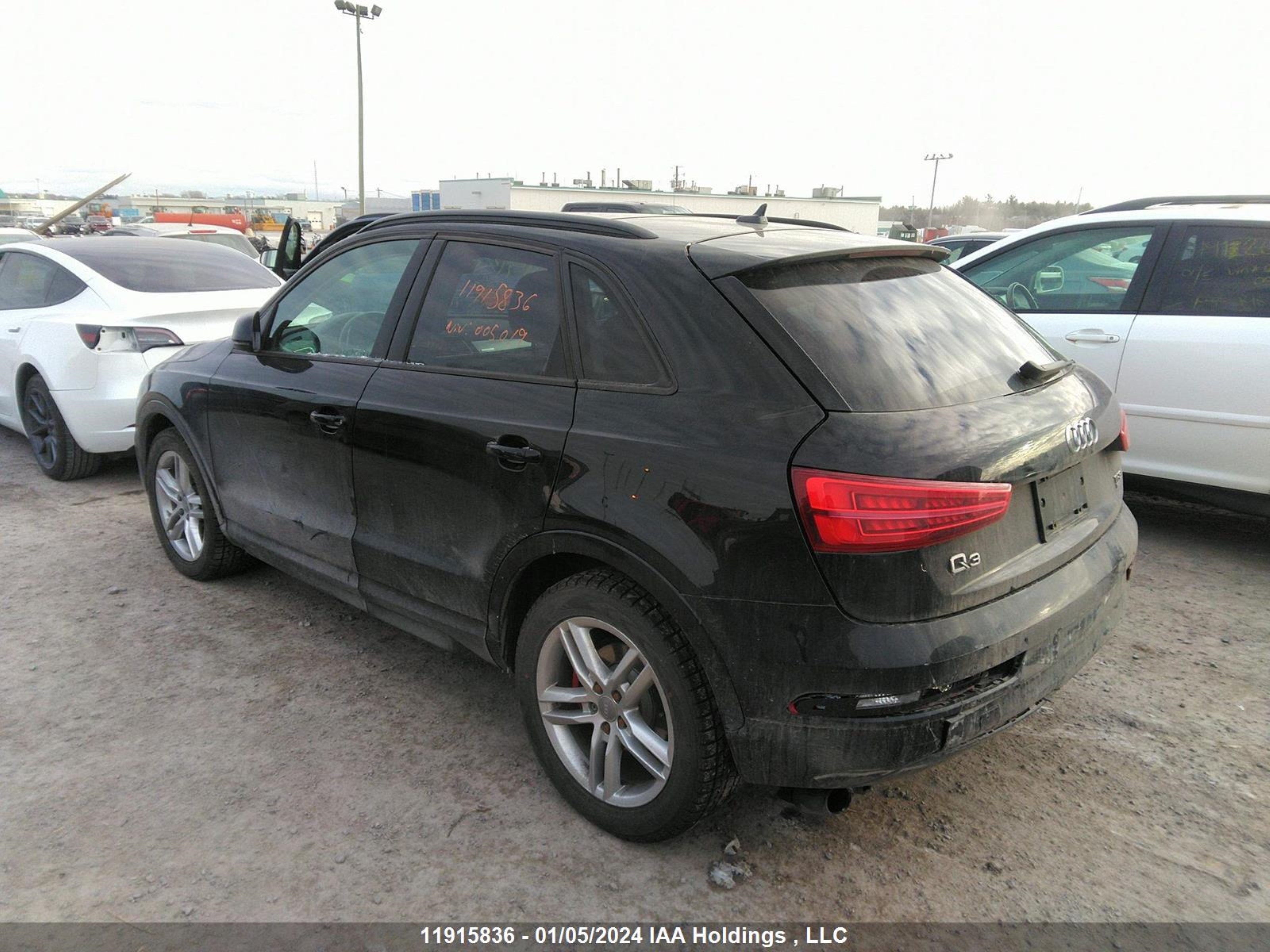 Photo 2 VIN: WA1ECCFSXHR005019 - AUDI Q3 