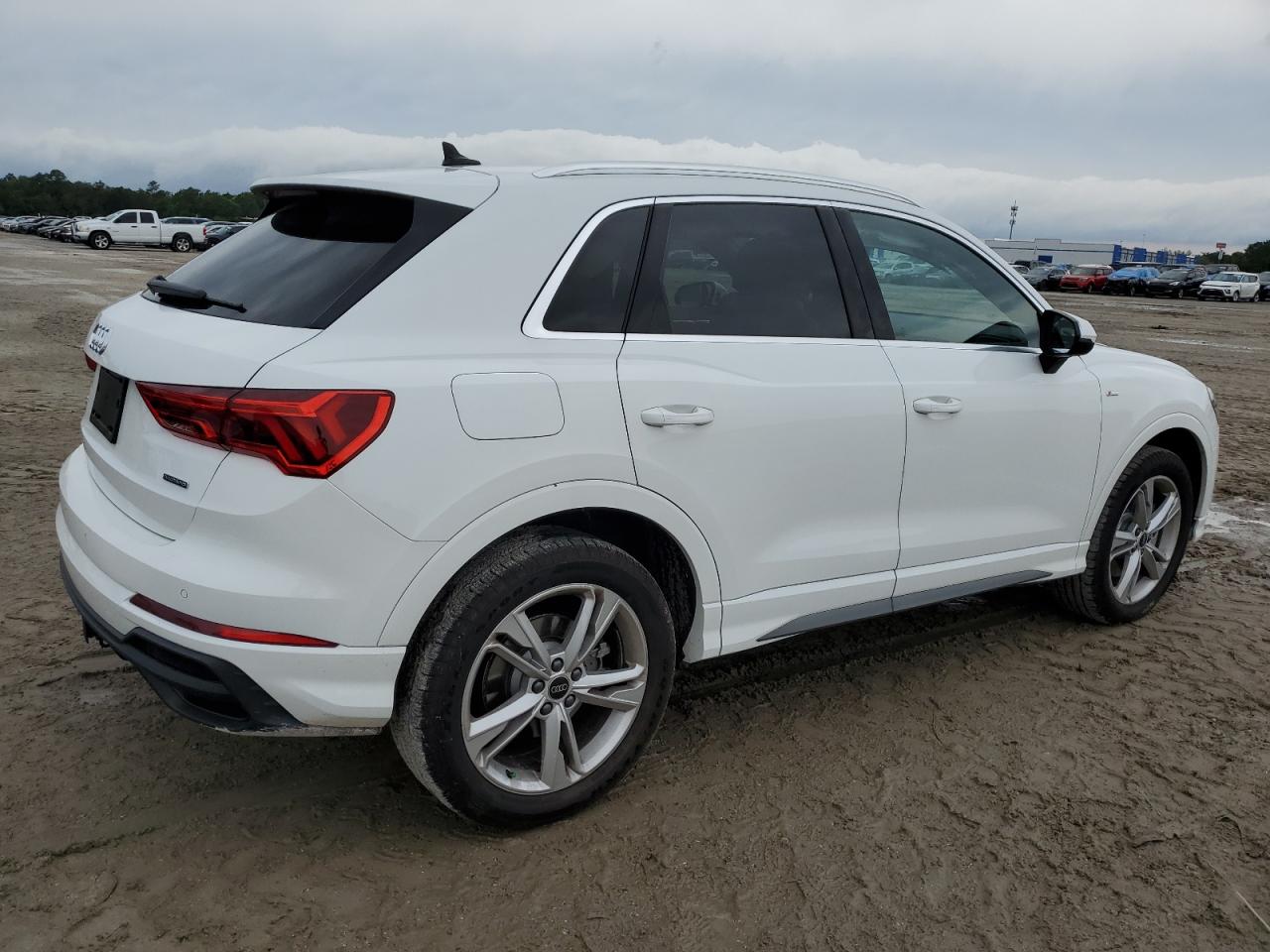 Photo 2 VIN: WA1EECF34P1136477 - AUDI Q3 