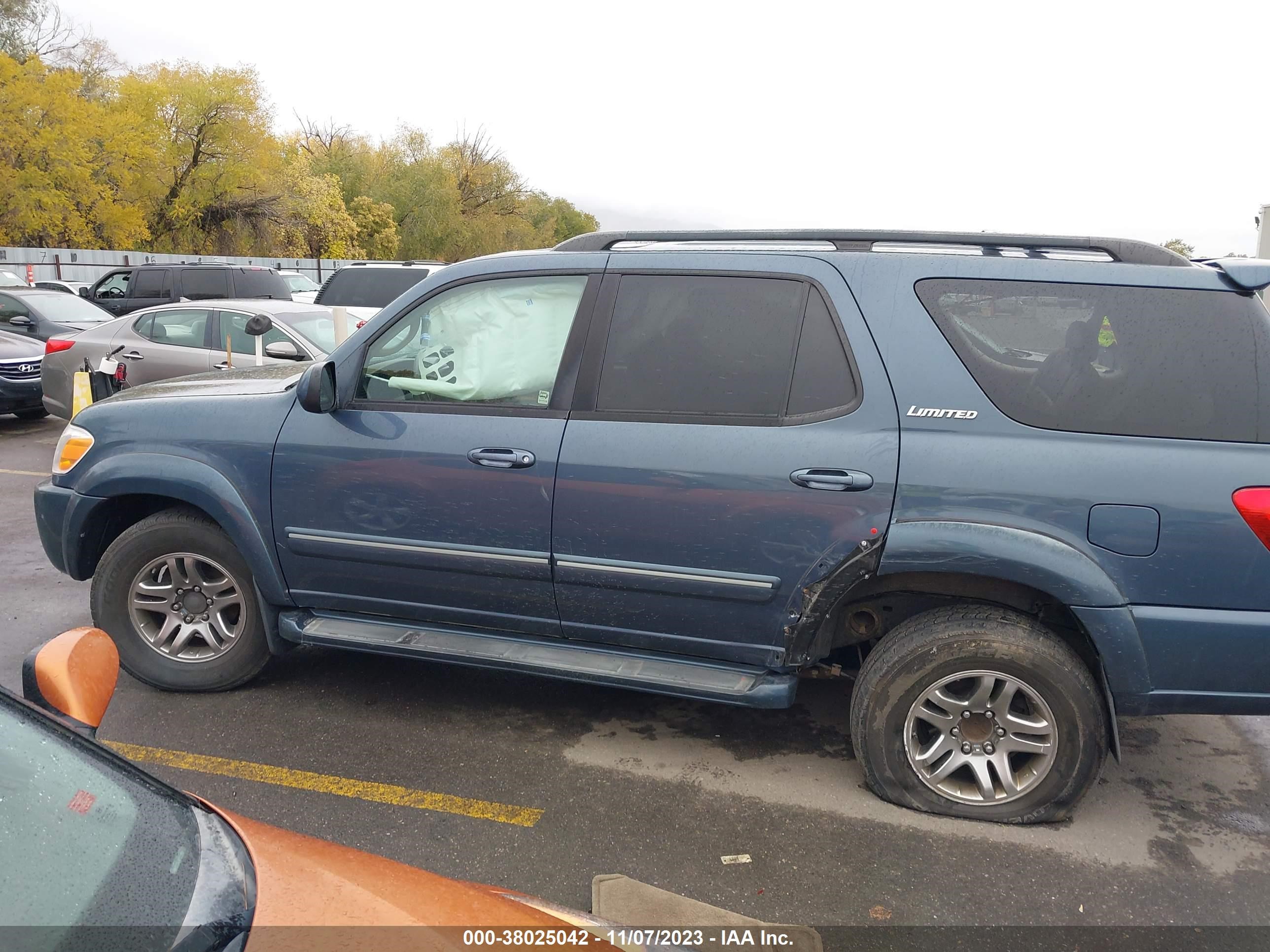 Photo 13 VIN: WA1EECF36L1078009 - TOYOTA SEQUOIA 