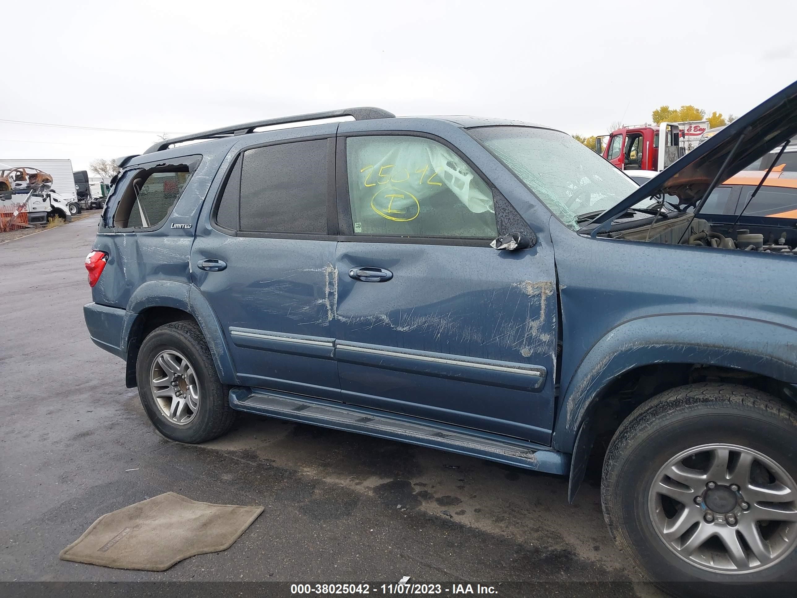 Photo 5 VIN: WA1EECF36L1078009 - TOYOTA SEQUOIA 