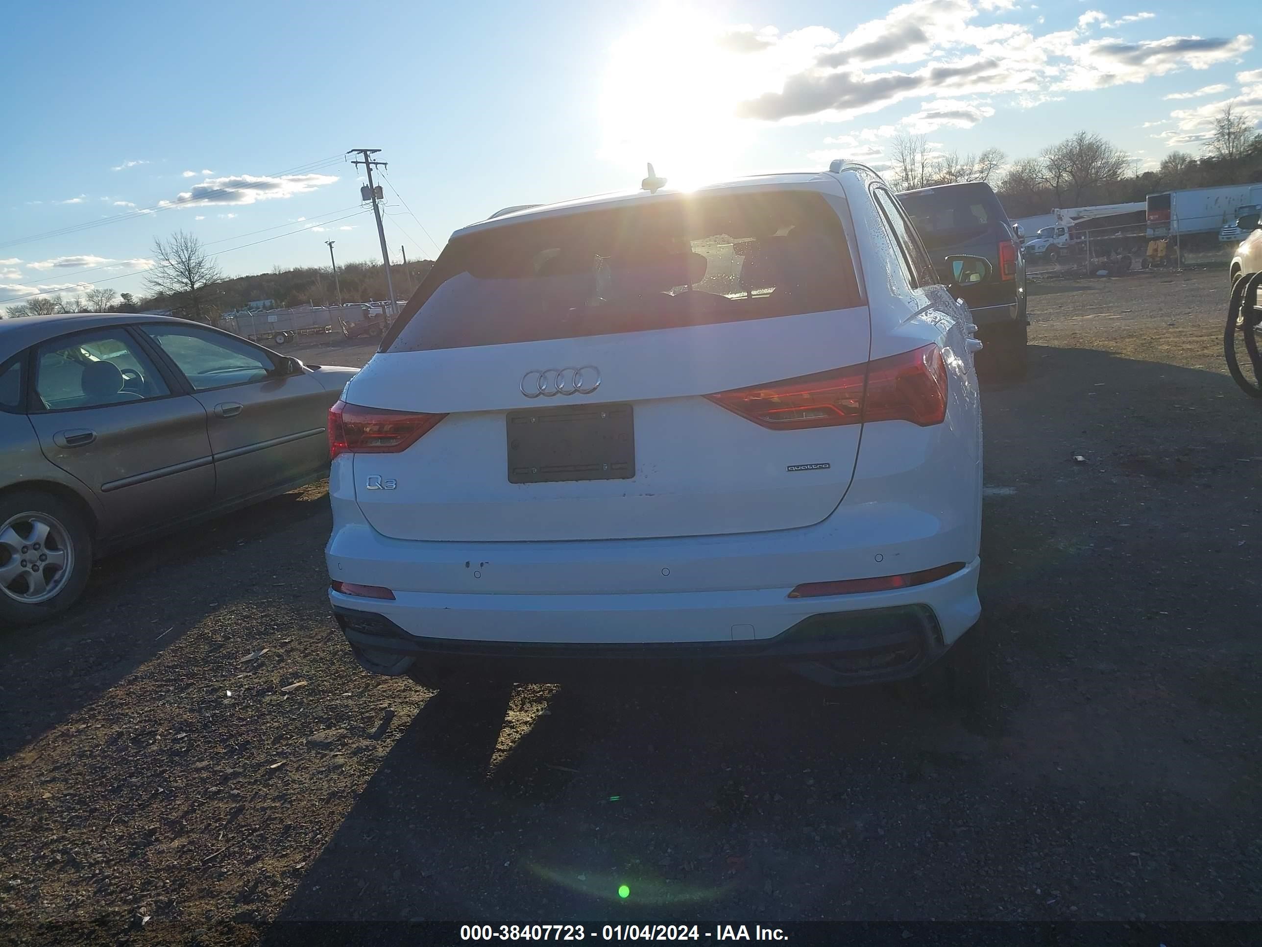 Photo 16 VIN: WA1EECF37R1041768 - AUDI Q3 