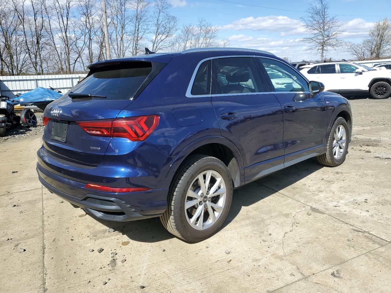 Photo 2 VIN: WA1EECF38M1033719 - AUDI Q3 