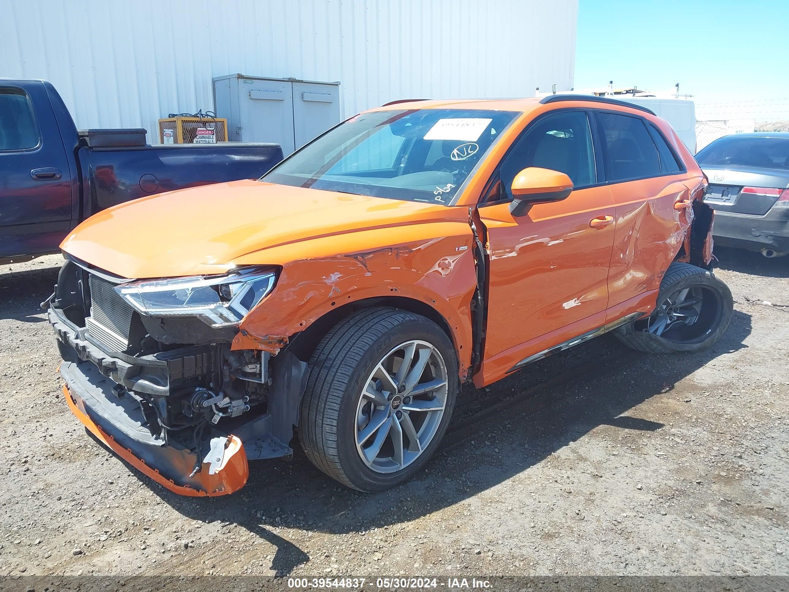 Photo 1 VIN: WA1EECF38N1071047 - AUDI Q3 