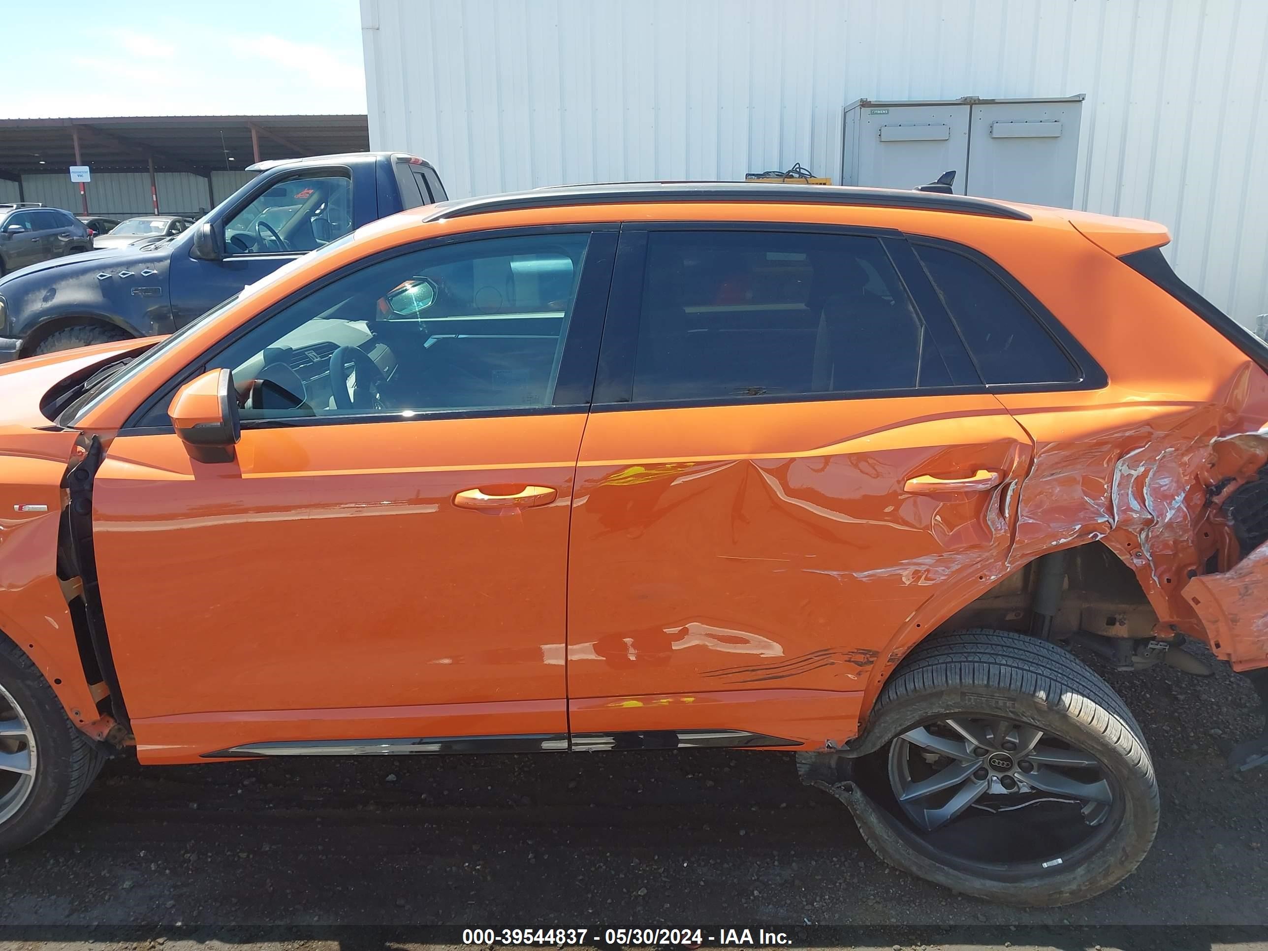 Photo 14 VIN: WA1EECF38N1071047 - AUDI Q3 