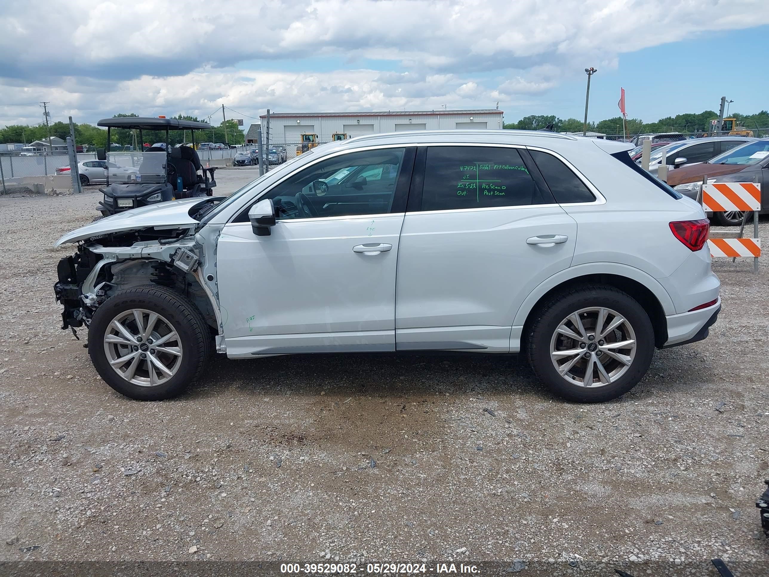 Photo 14 VIN: WA1EECF38P1136711 - AUDI Q3 