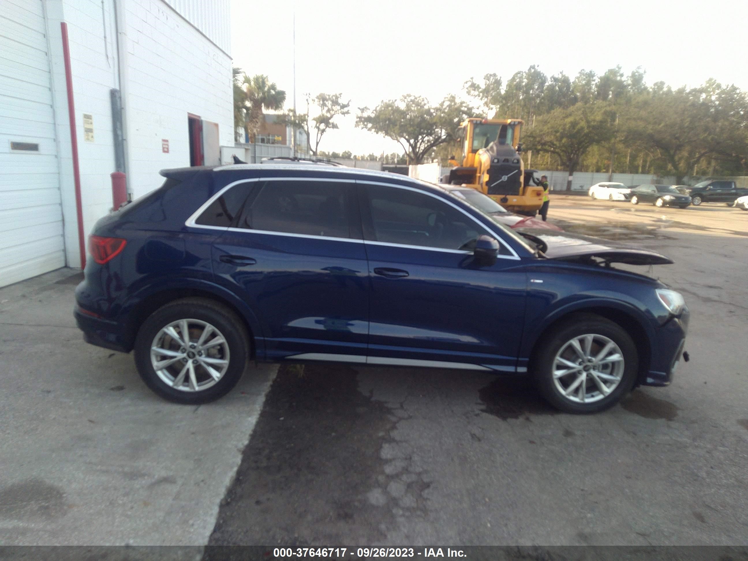 Photo 12 VIN: WA1EECF39P1028453 - AUDI Q3 