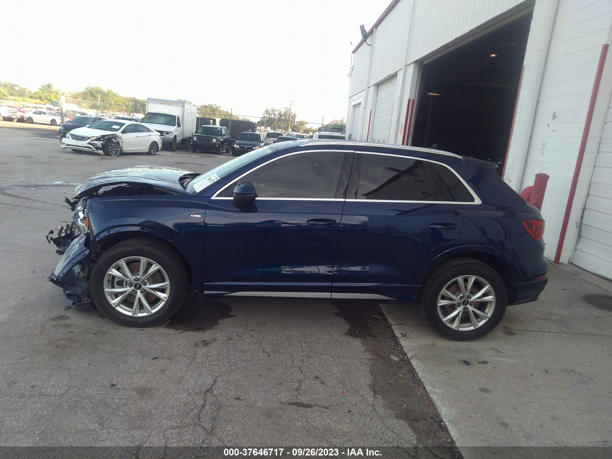 Photo 13 VIN: WA1EECF39P1028453 - AUDI Q3 