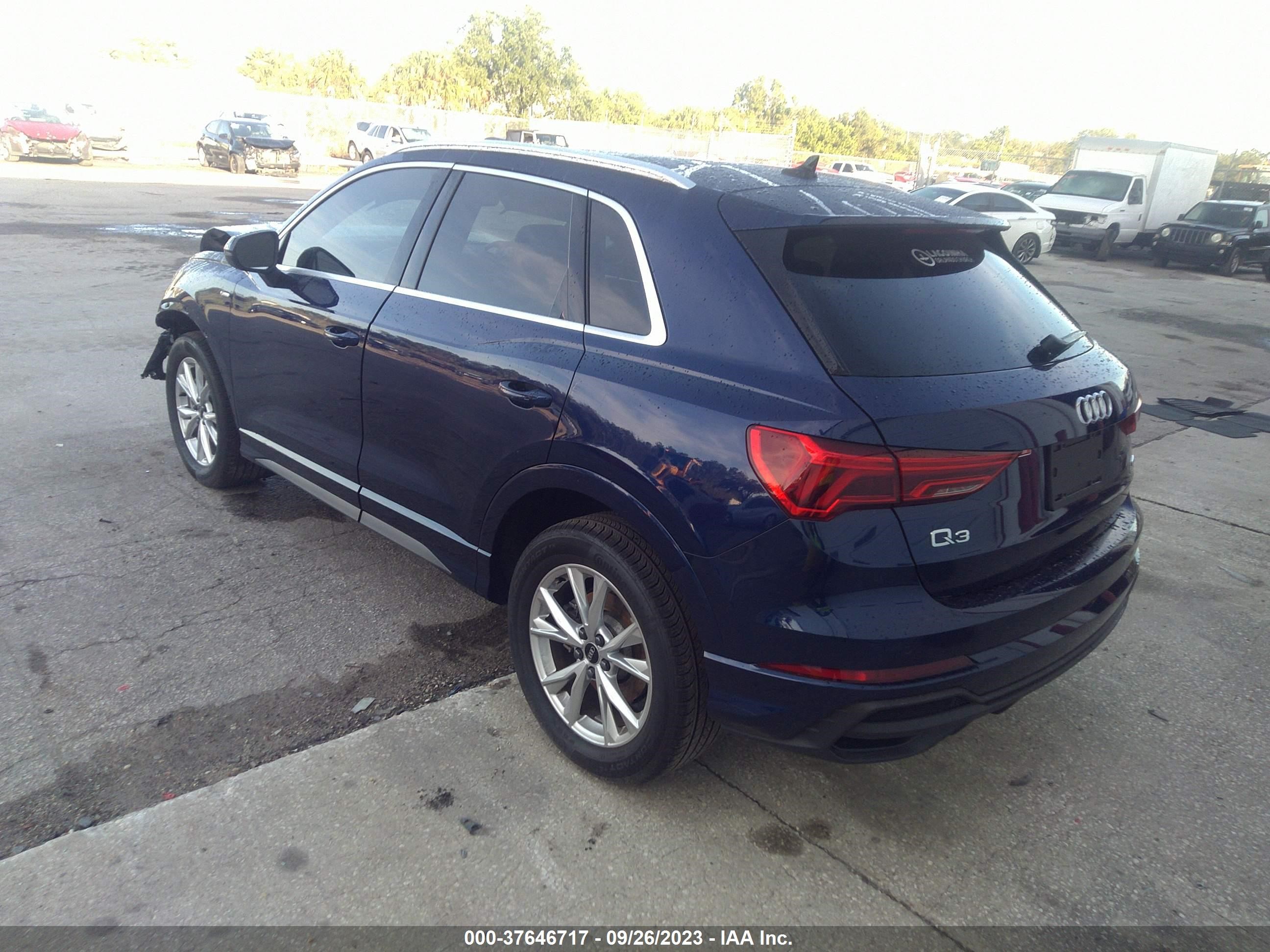 Photo 2 VIN: WA1EECF39P1028453 - AUDI Q3 