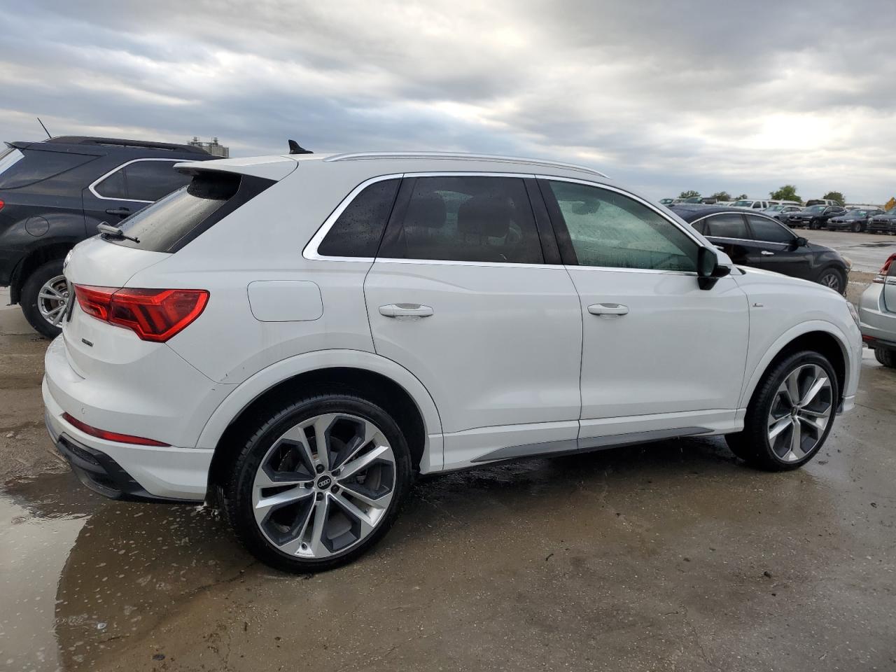 Photo 2 VIN: WA1EECF3XM1069511 - AUDI Q3 