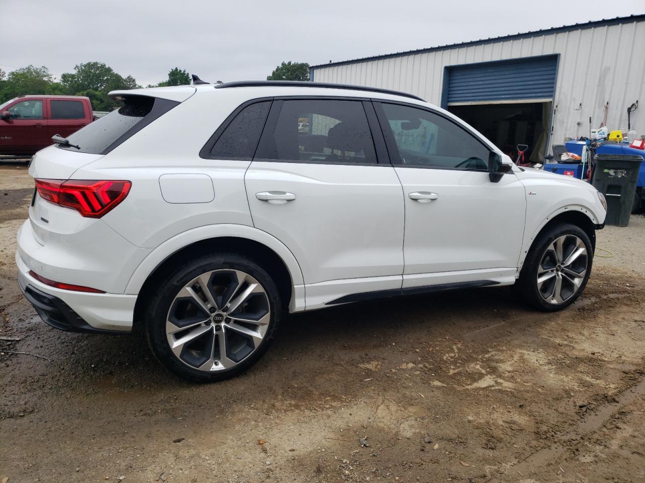 Photo 2 VIN: WA1EECF3XN1038924 - AUDI Q3 