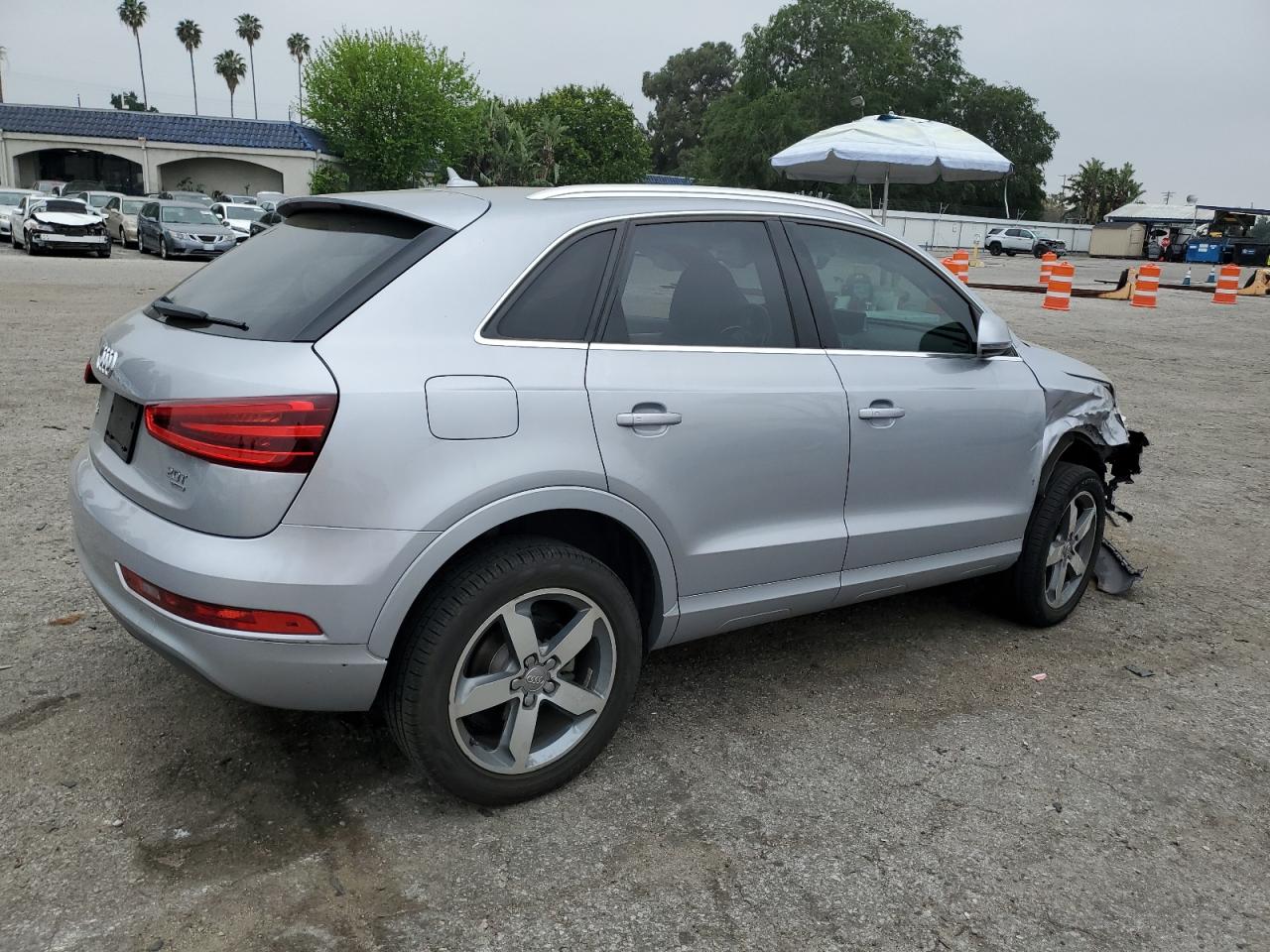 Photo 2 VIN: WA1EFCFS3FR002581 - AUDI Q3 