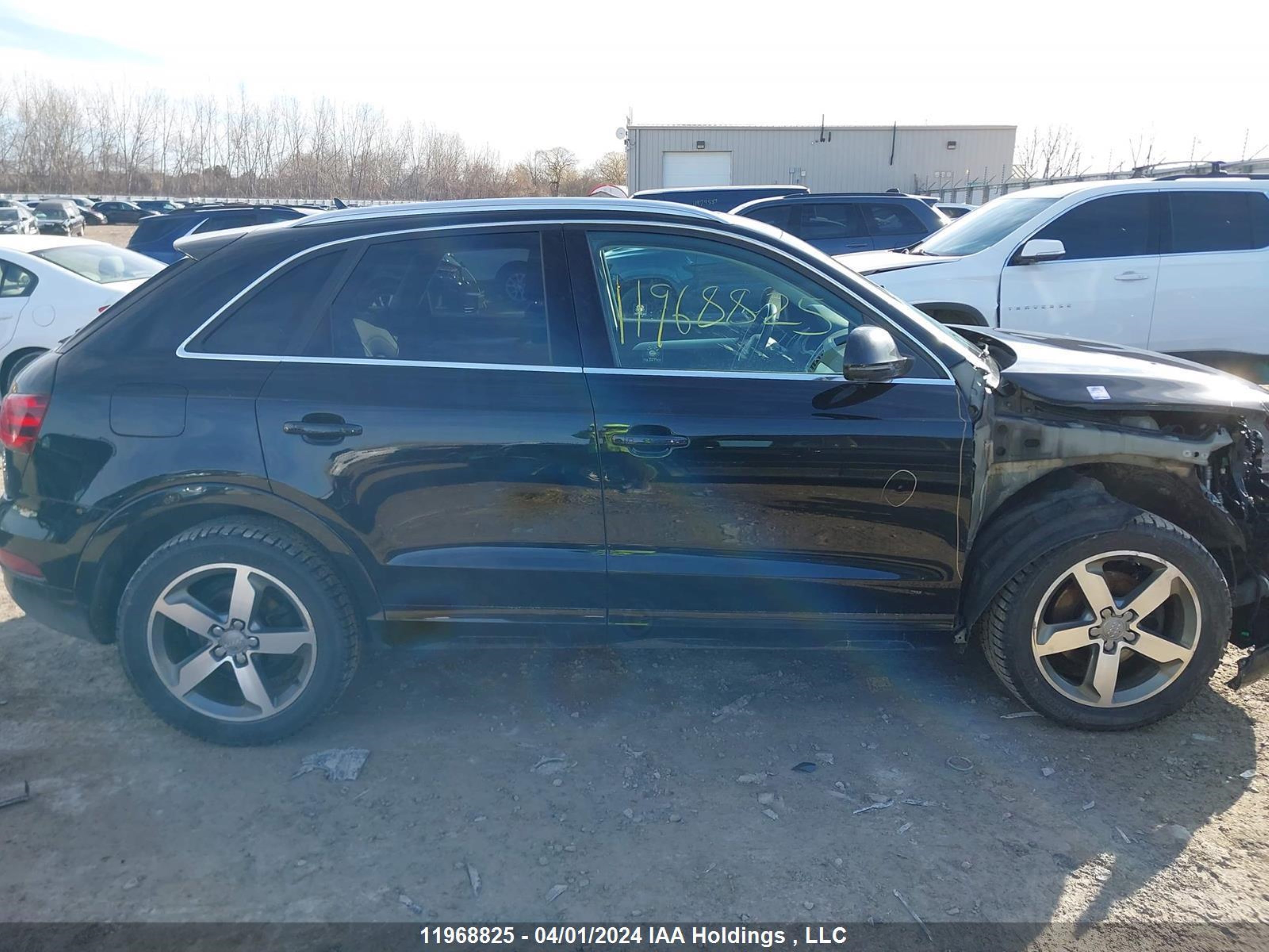 Photo 12 VIN: WA1EFEFS0FR001612 - AUDI Q3 