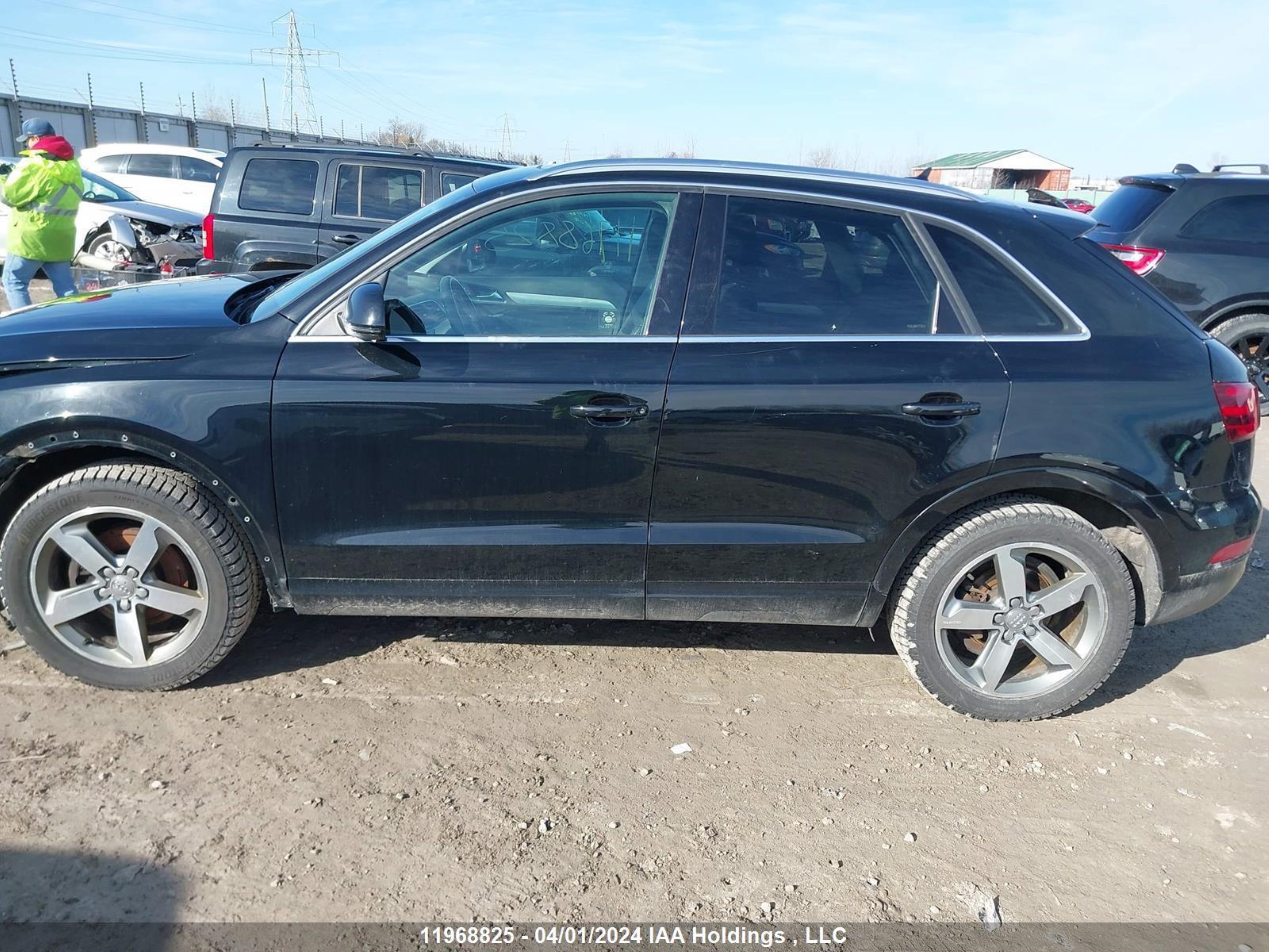 Photo 13 VIN: WA1EFEFS0FR001612 - AUDI Q3 