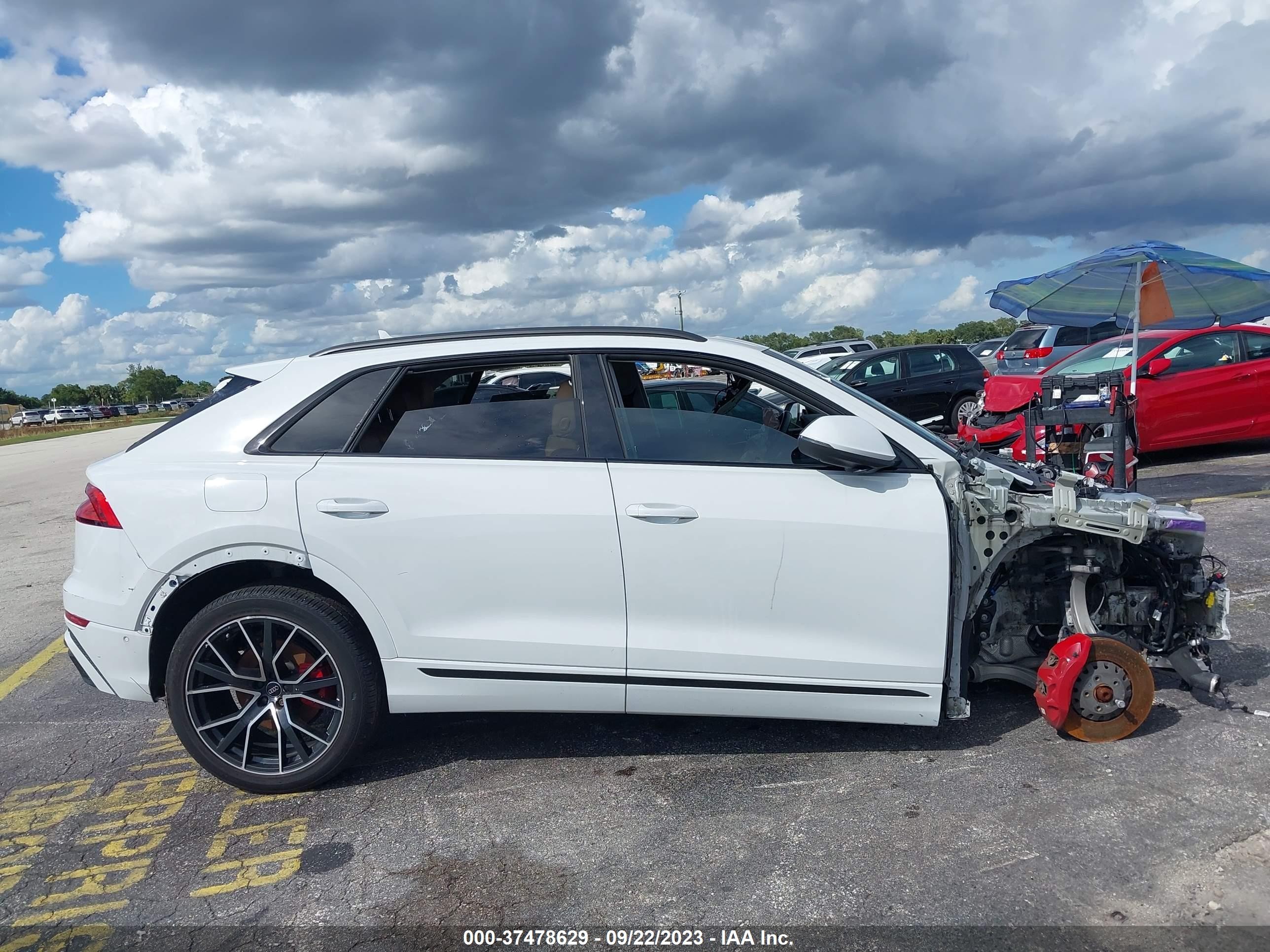 Photo 12 VIN: WA1EVAF12KD030989 - AUDI Q8 