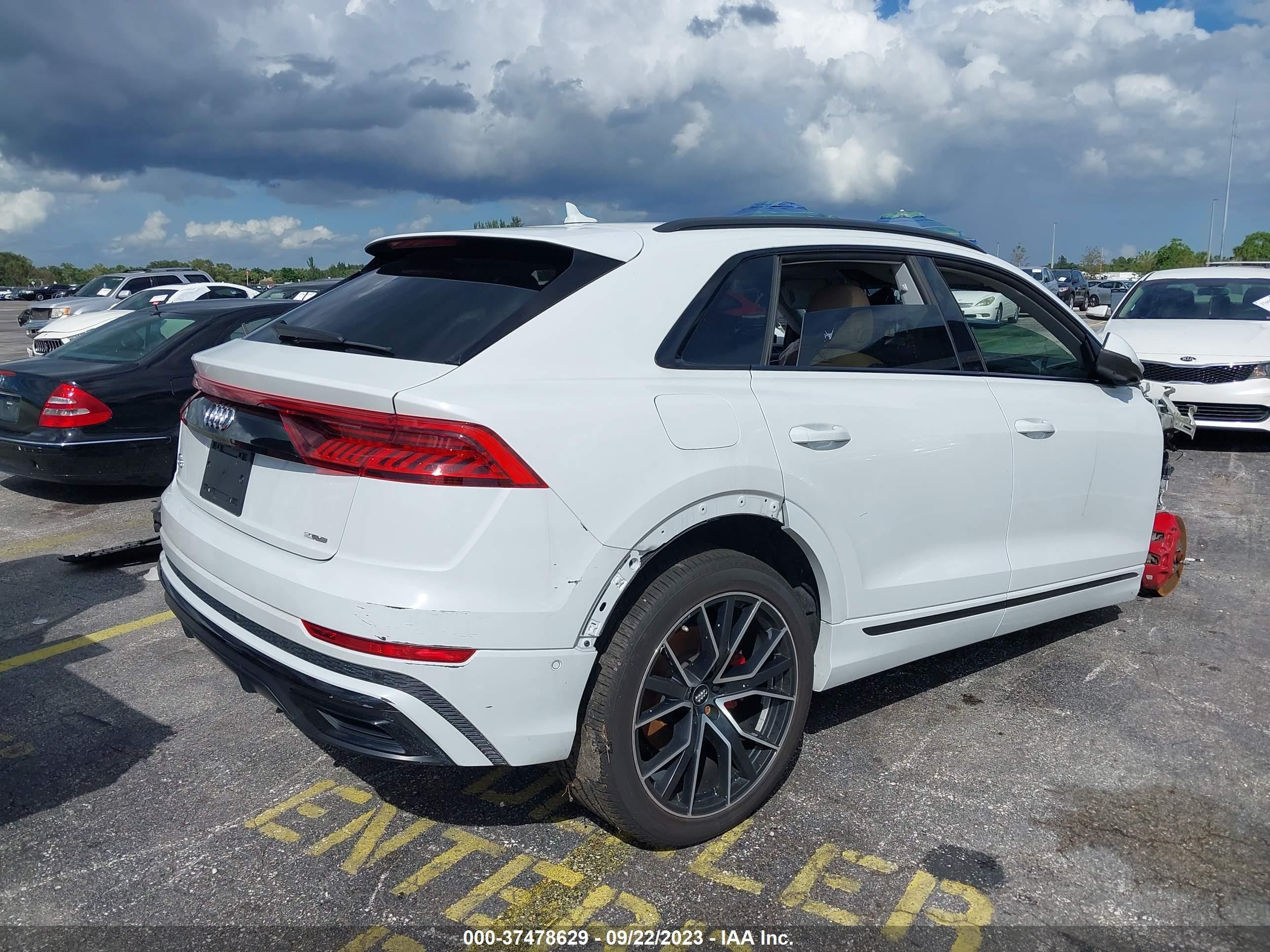 Photo 3 VIN: WA1EVAF12KD030989 - AUDI Q8 