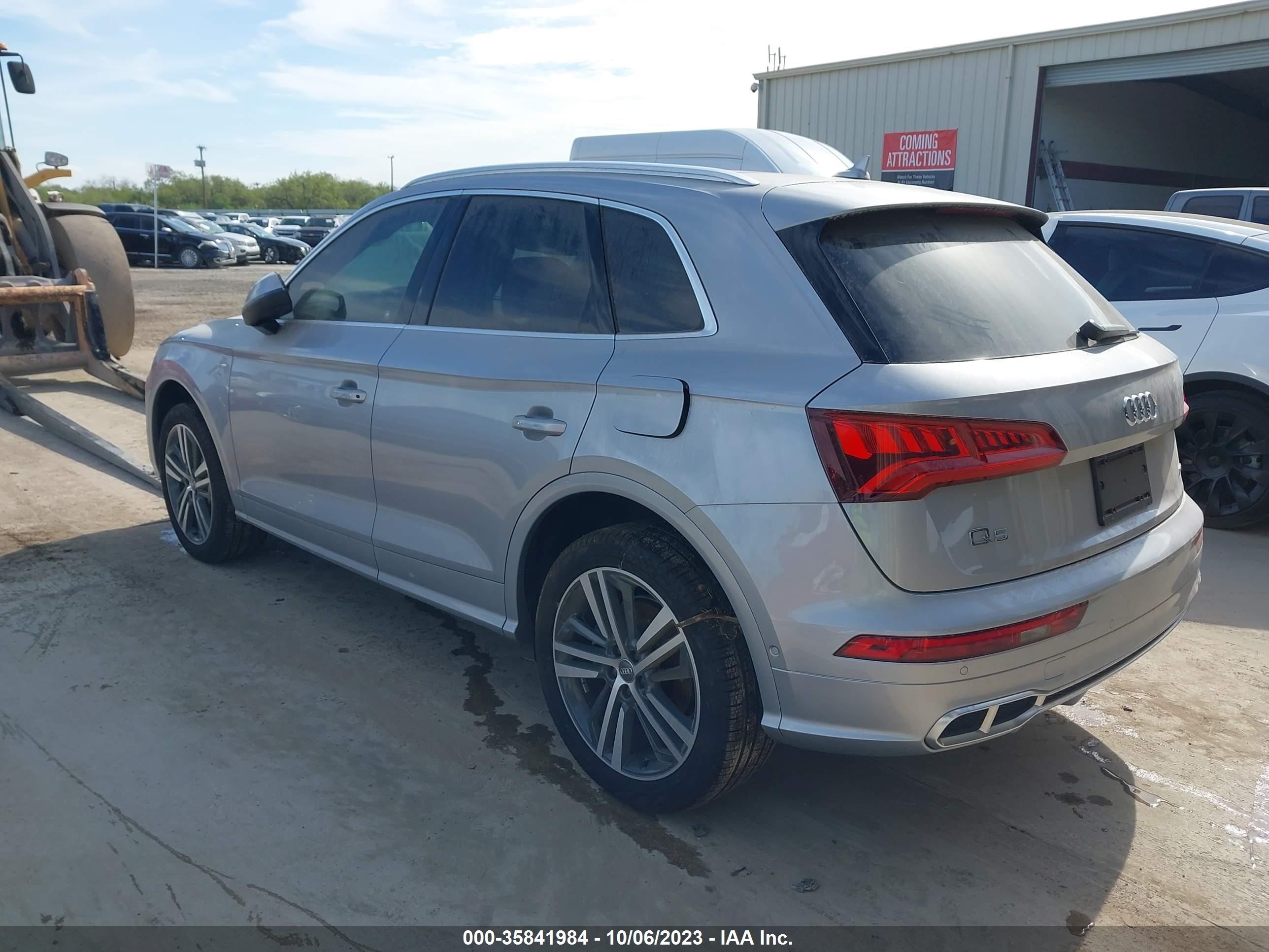 Photo 2 VIN: WA1F2AFY3L2052300 - AUDI Q5 