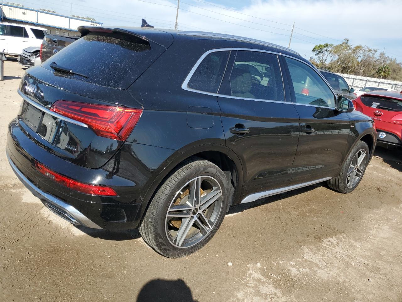 Photo 2 VIN: WA1F2AFY5N2077203 - AUDI Q5 