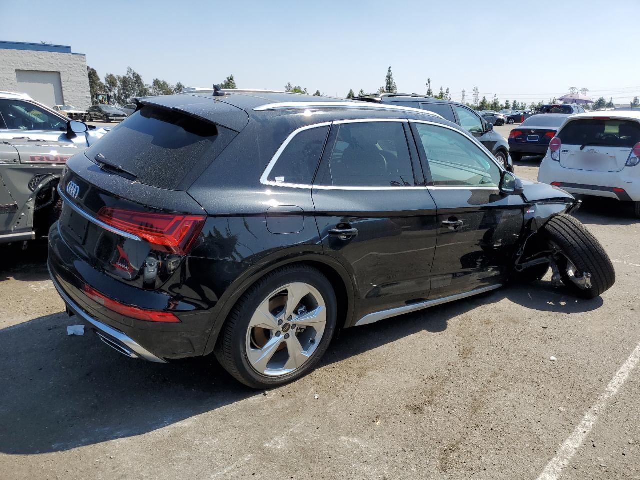 Photo 2 VIN: WA1FAAFY1P2066608 - AUDI Q5 