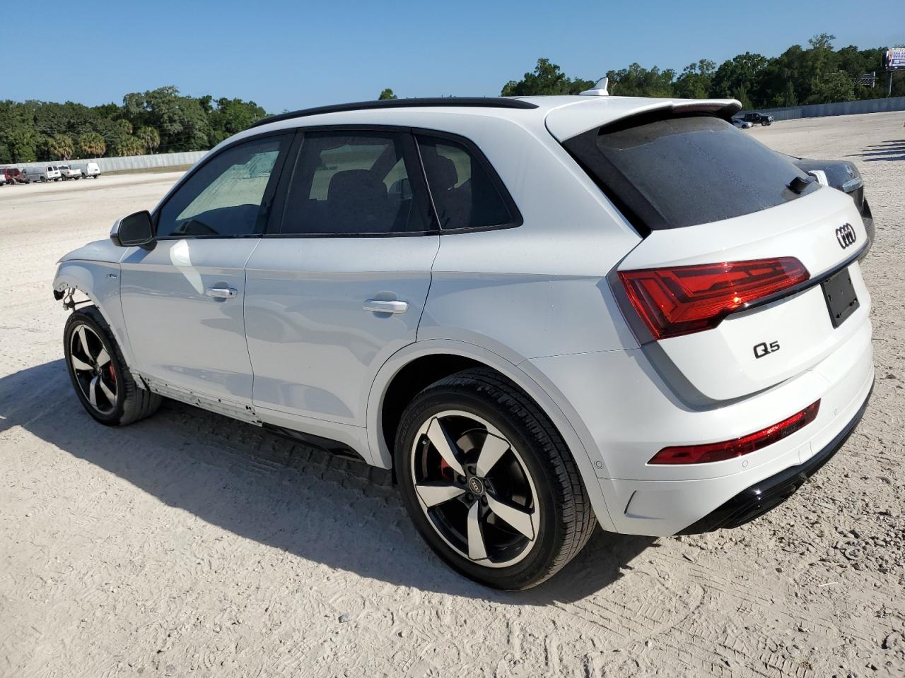 Photo 1 VIN: WA1FAAFY5R2027975 - AUDI Q5 