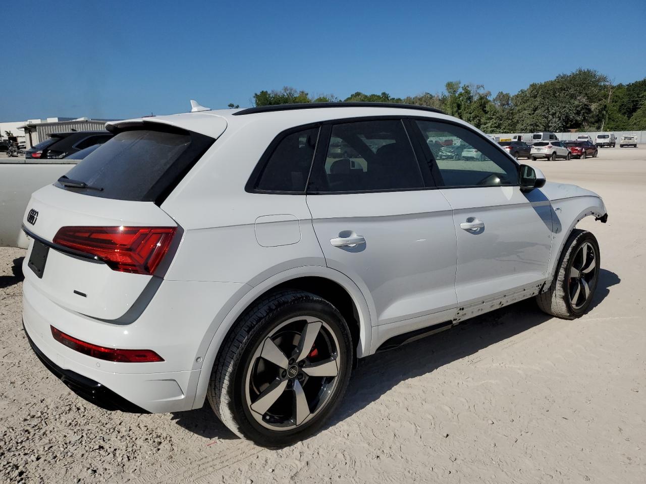 Photo 2 VIN: WA1FAAFY5R2027975 - AUDI Q5 