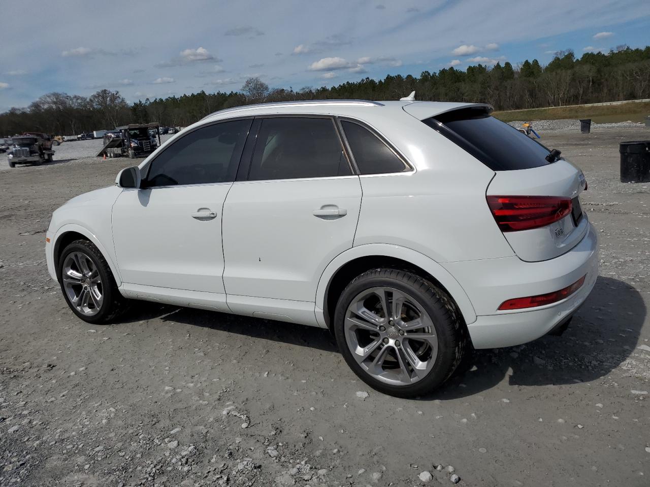 Photo 1 VIN: WA1FFCFS5FR000318 - AUDI Q3 