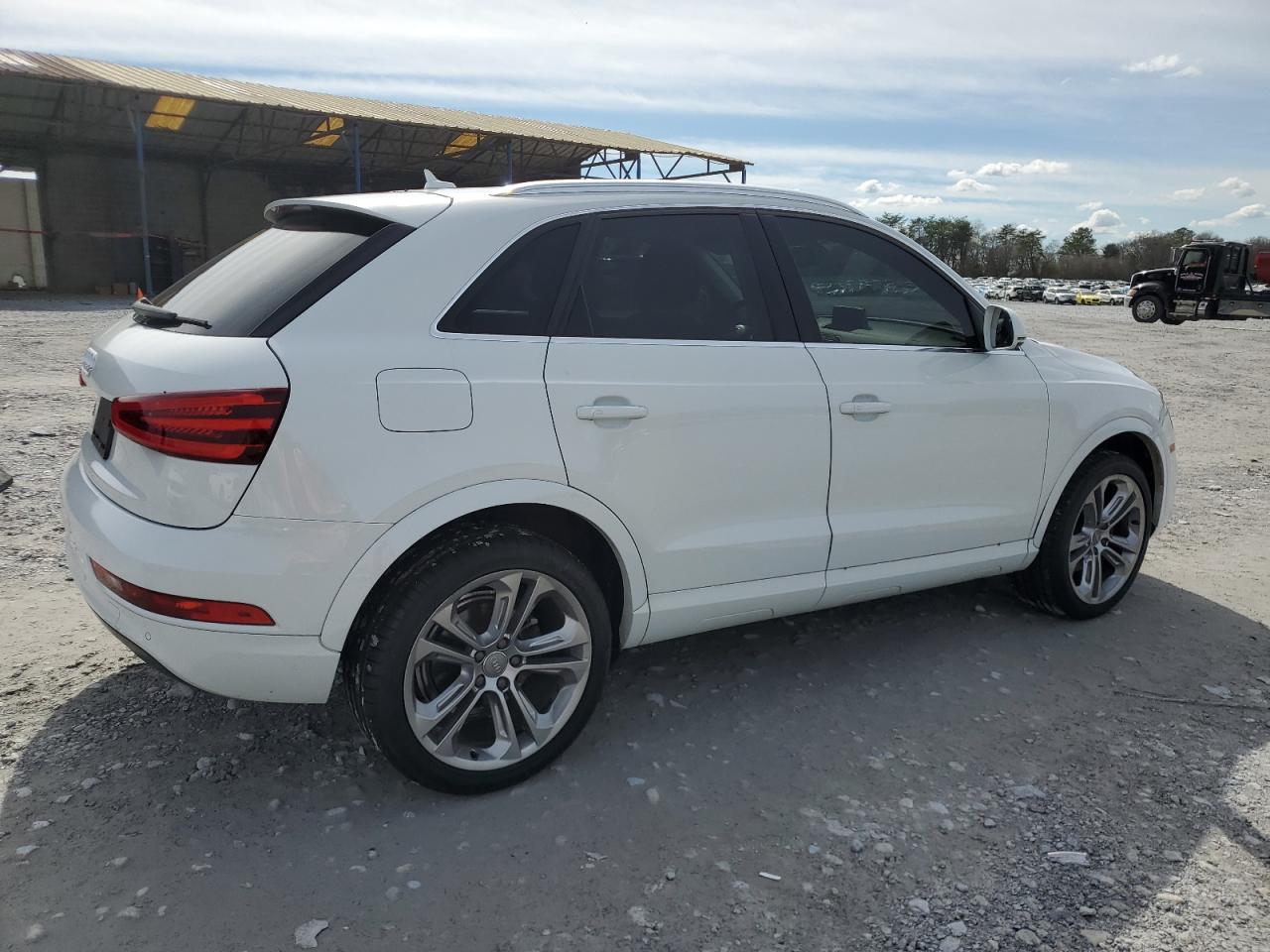 Photo 2 VIN: WA1FFCFS5FR000318 - AUDI Q3 