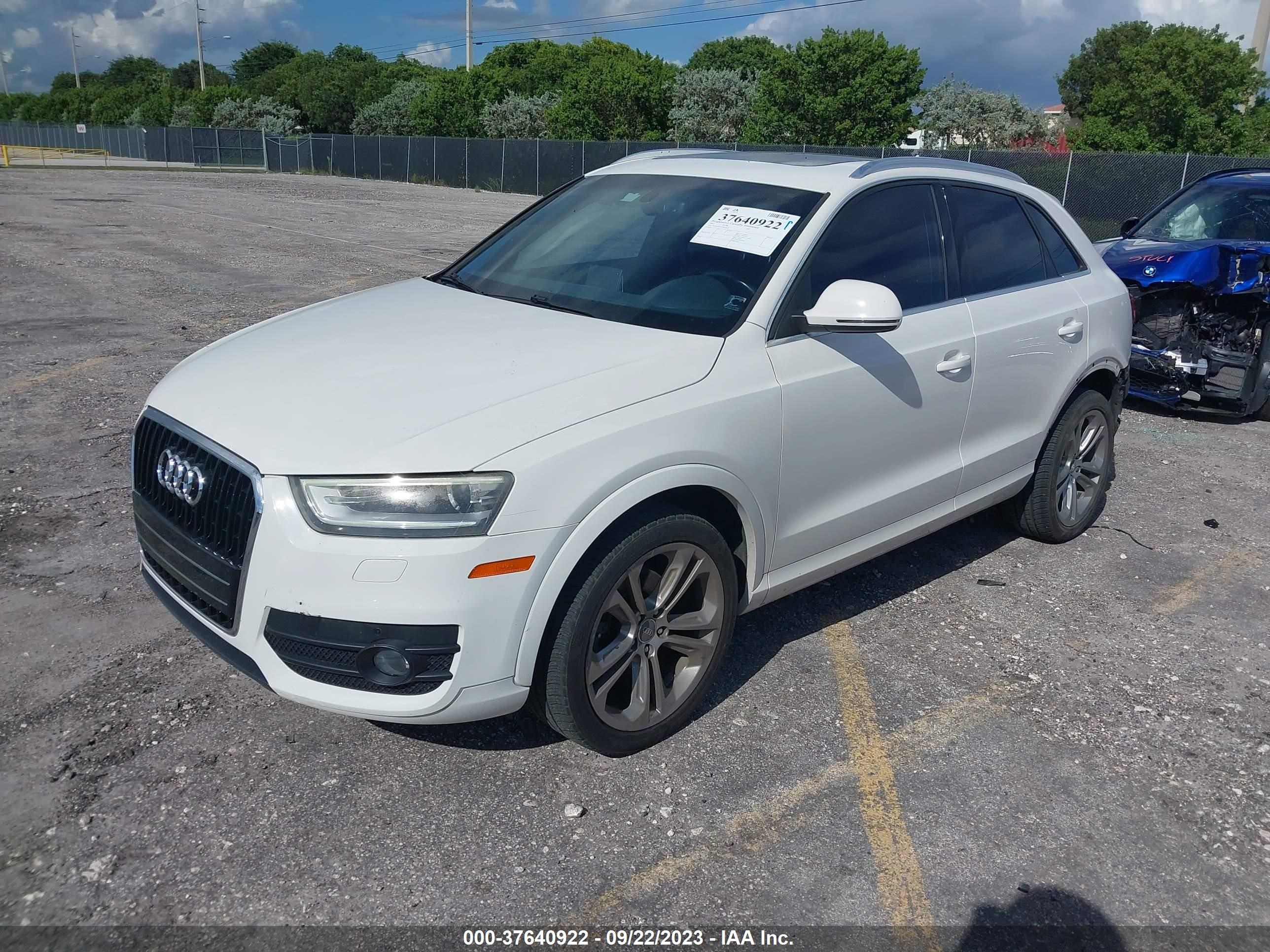 Photo 1 VIN: WA1FFCFS7FR013622 - AUDI Q3 