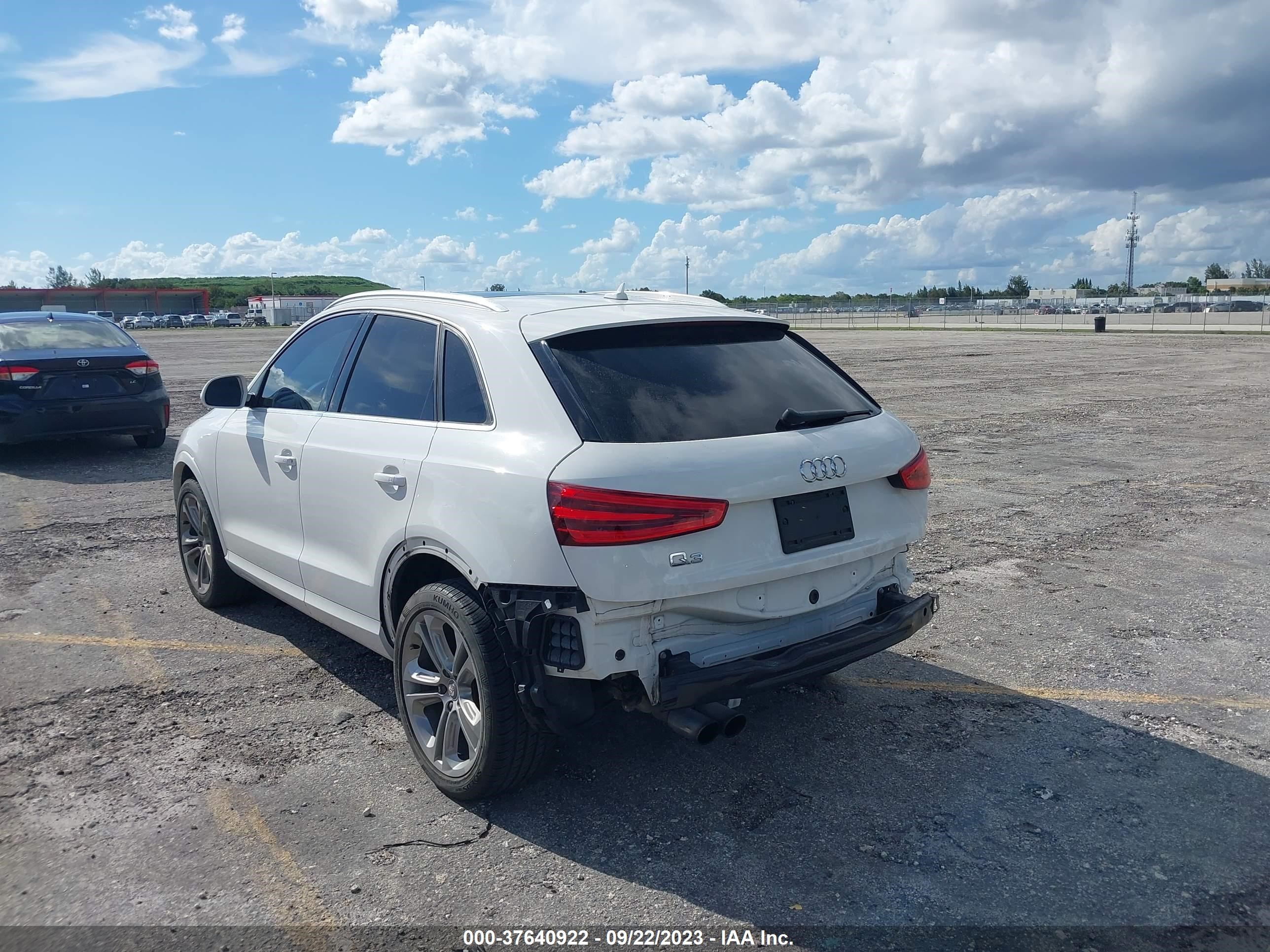 Photo 5 VIN: WA1FFCFS7FR013622 - AUDI Q3 