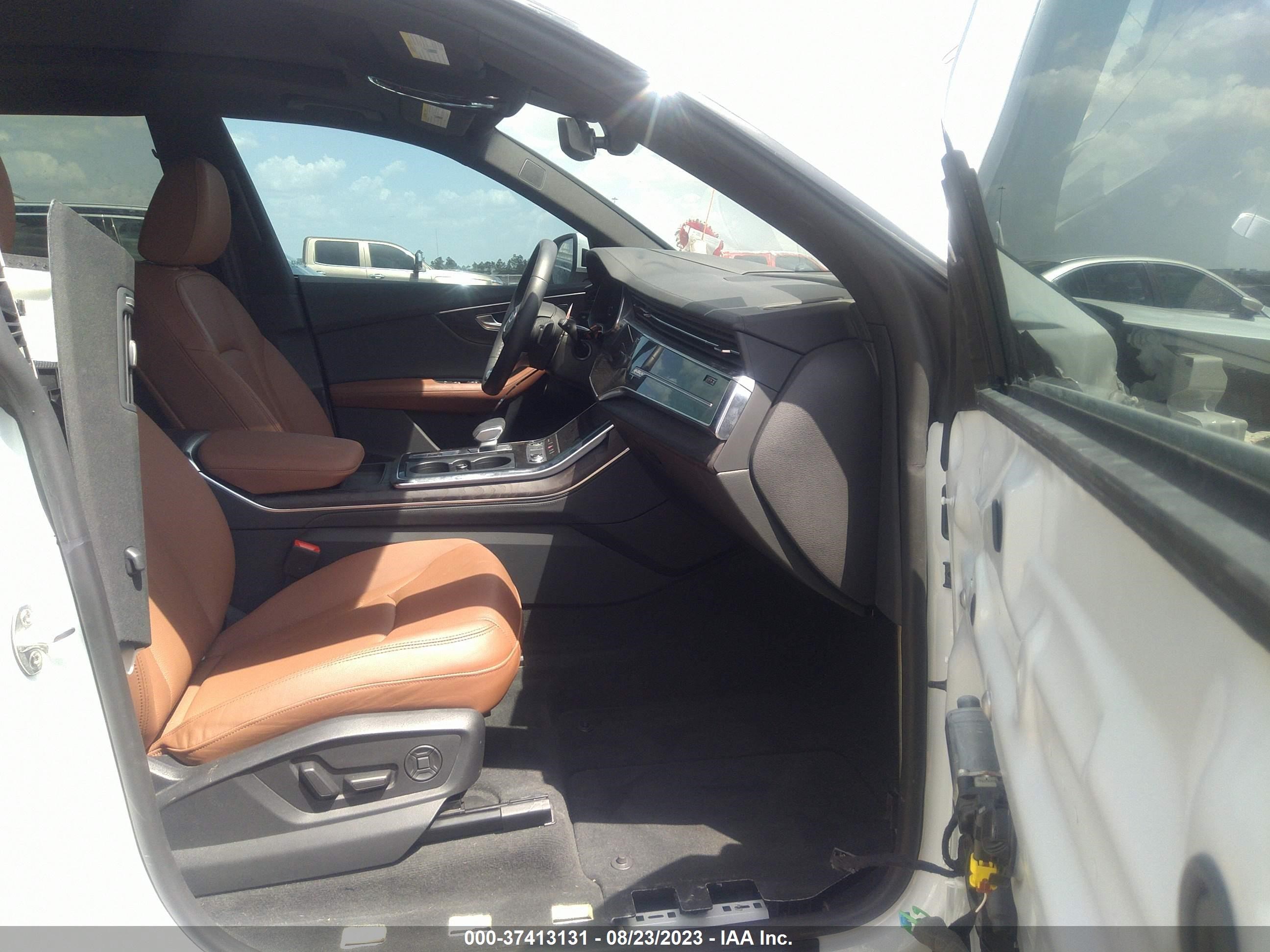 Photo 4 VIN: WA1FVBF17ND023003 - AUDI Q8 