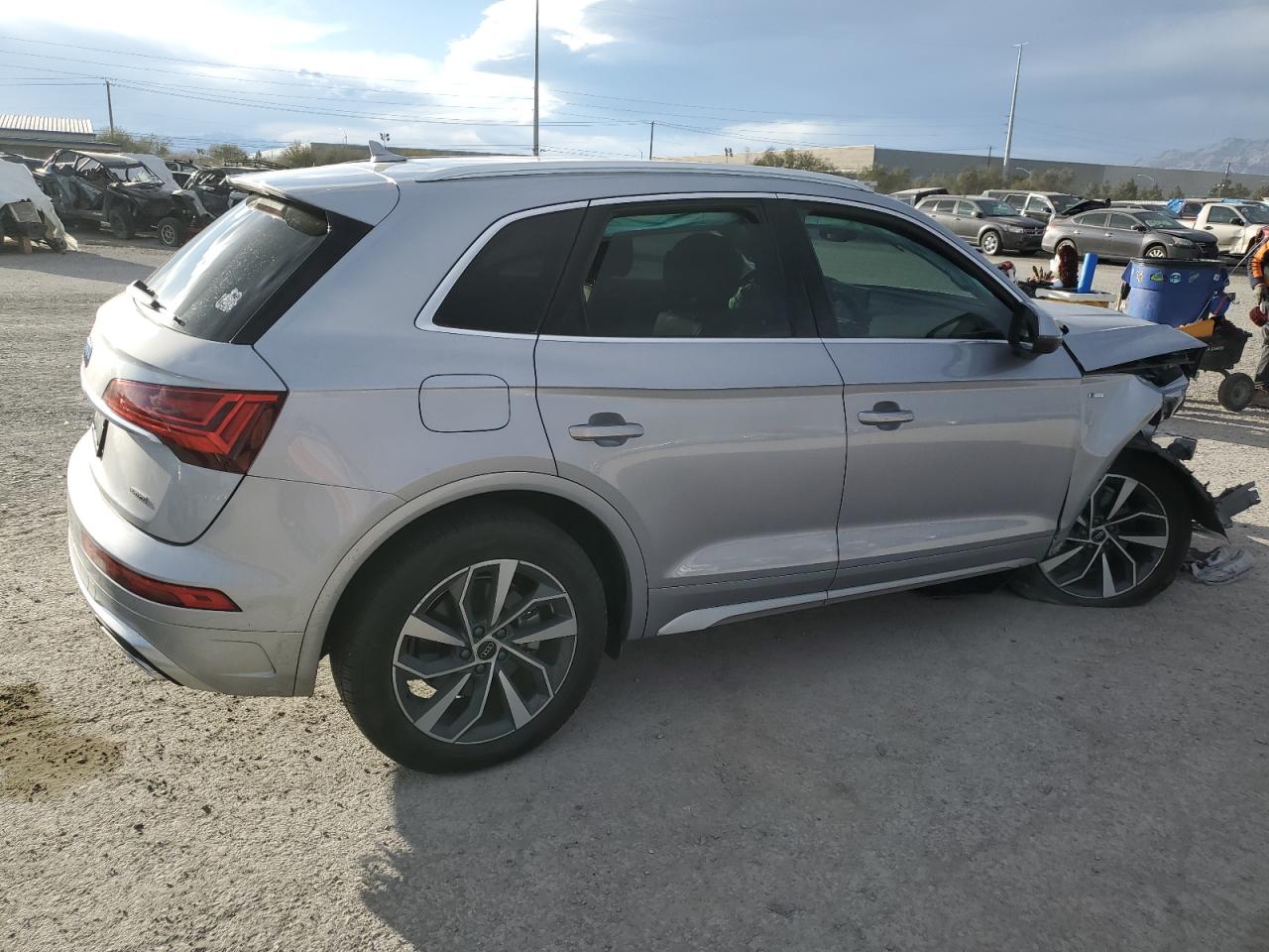 Photo 2 VIN: WA1GAAFY7P2063751 - AUDI Q5 