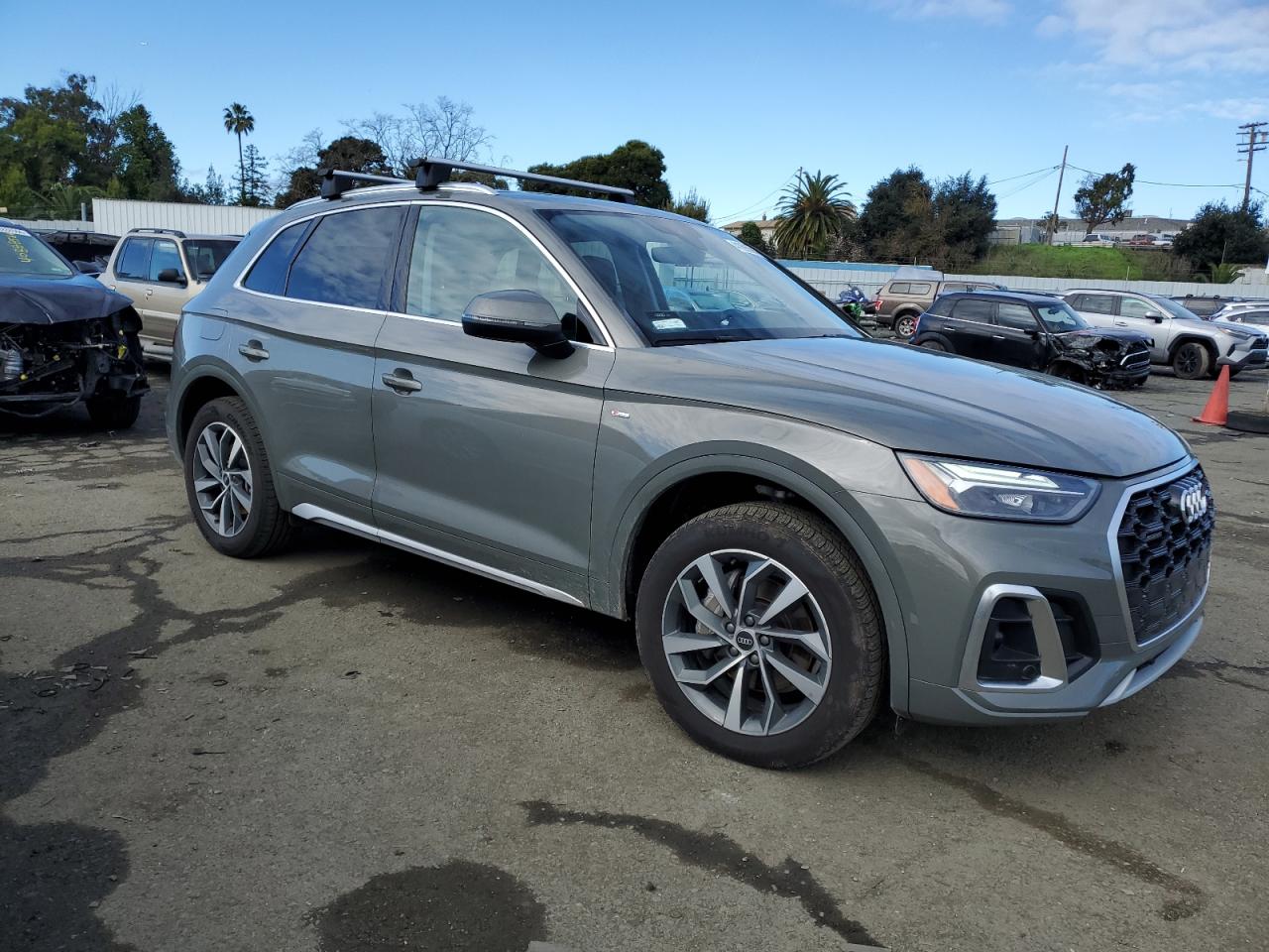 Photo 3 VIN: WA1GAAFY8P2091817 - AUDI Q5 