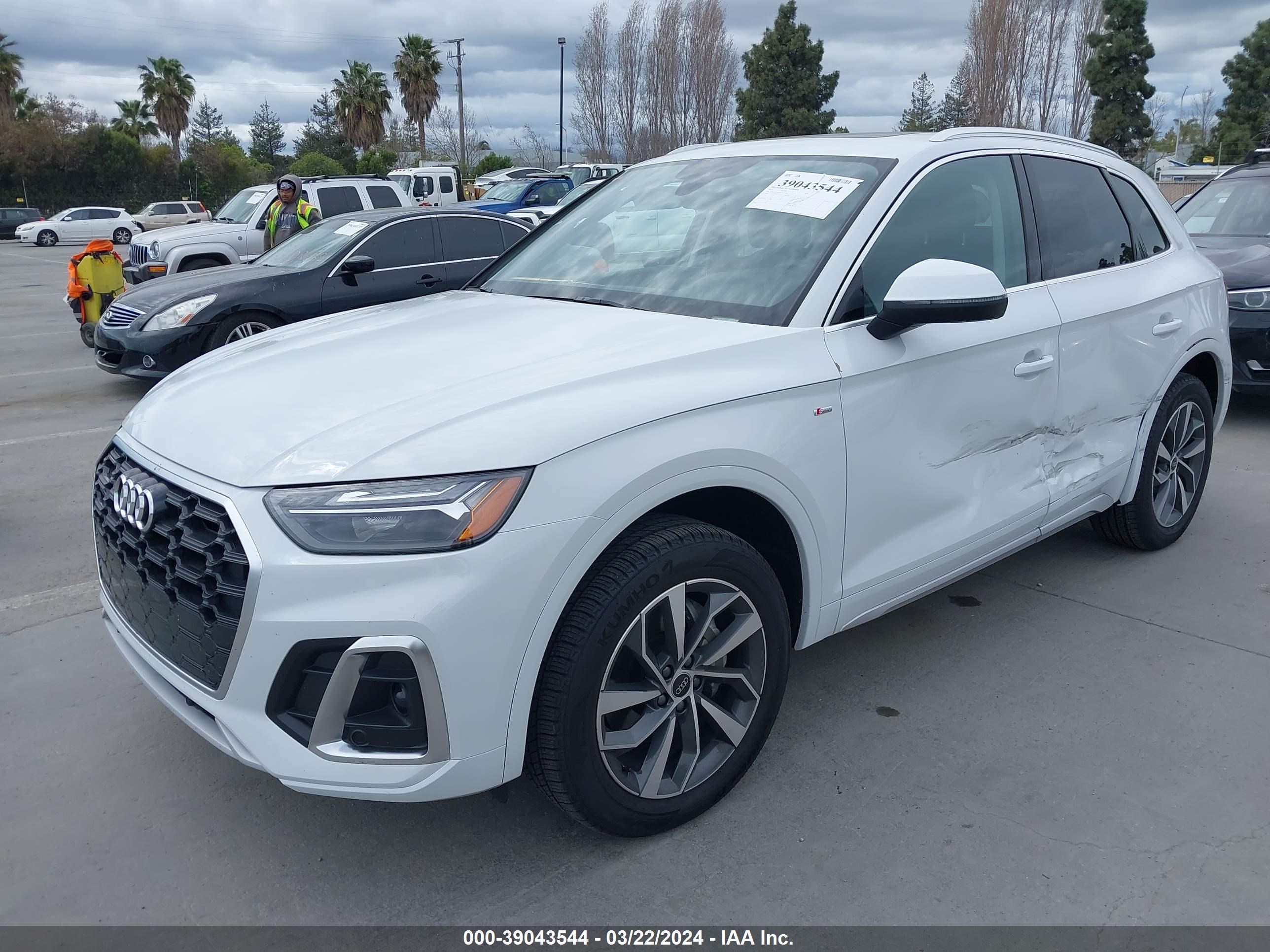 Photo 1 VIN: WA1GAAFY9P2156030 - AUDI Q5 