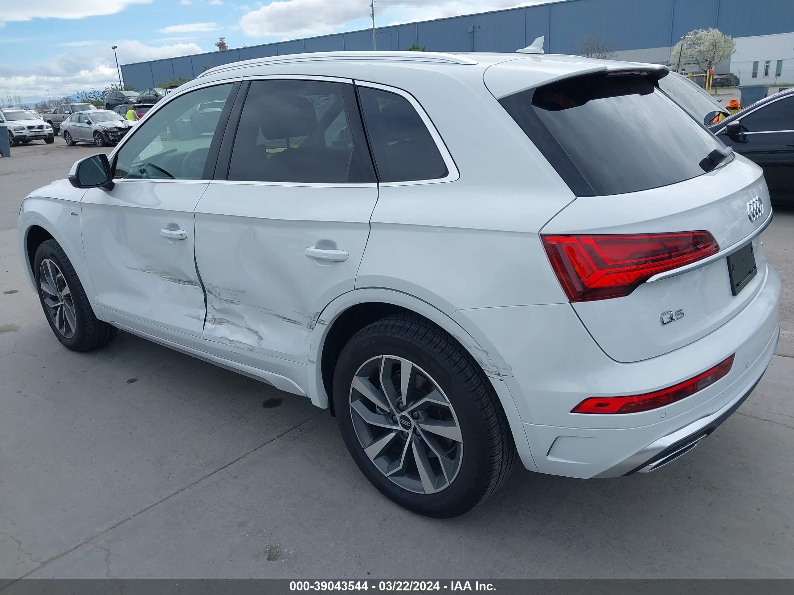 Photo 2 VIN: WA1GAAFY9P2156030 - AUDI Q5 