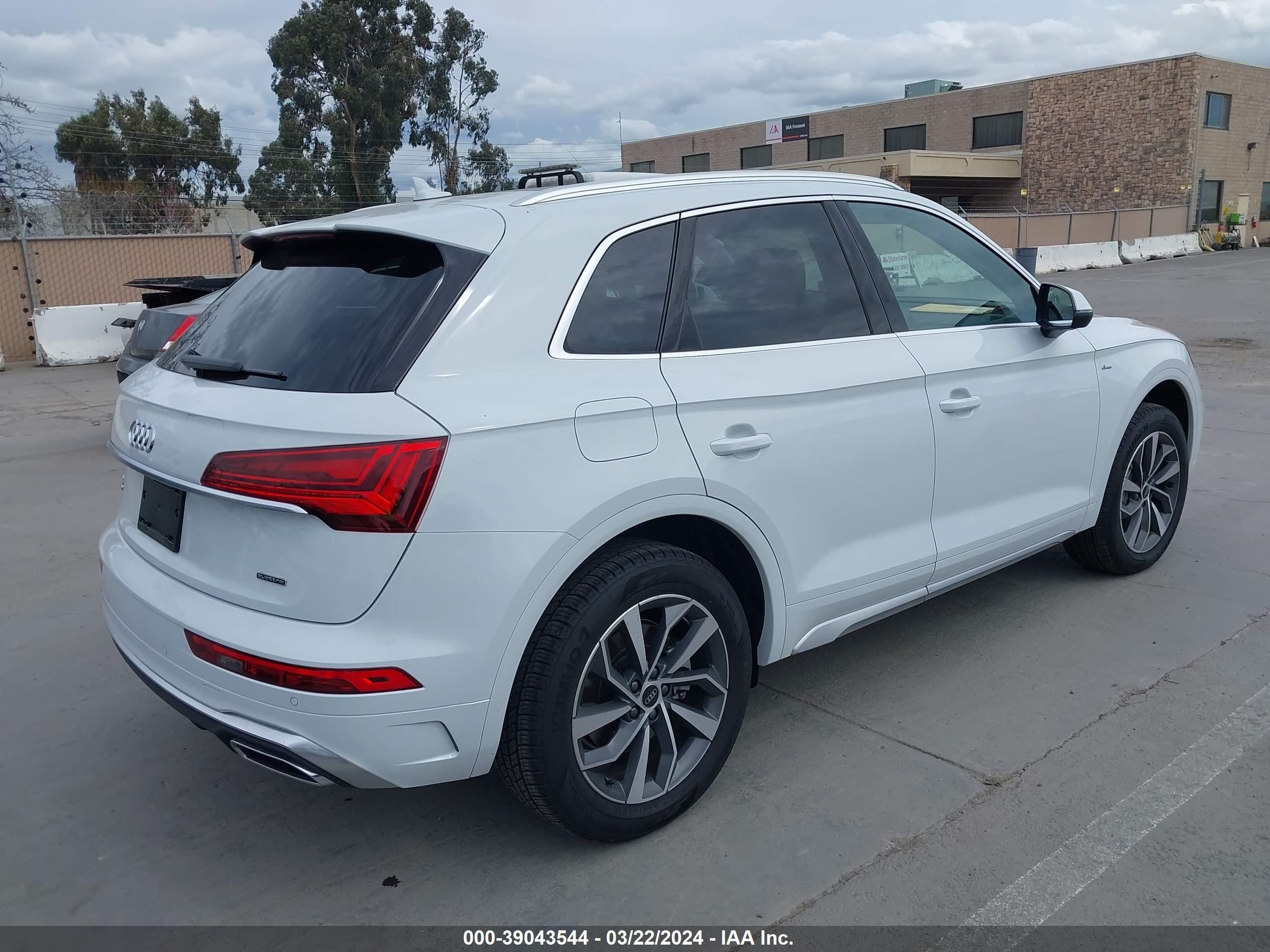 Photo 3 VIN: WA1GAAFY9P2156030 - AUDI Q5 