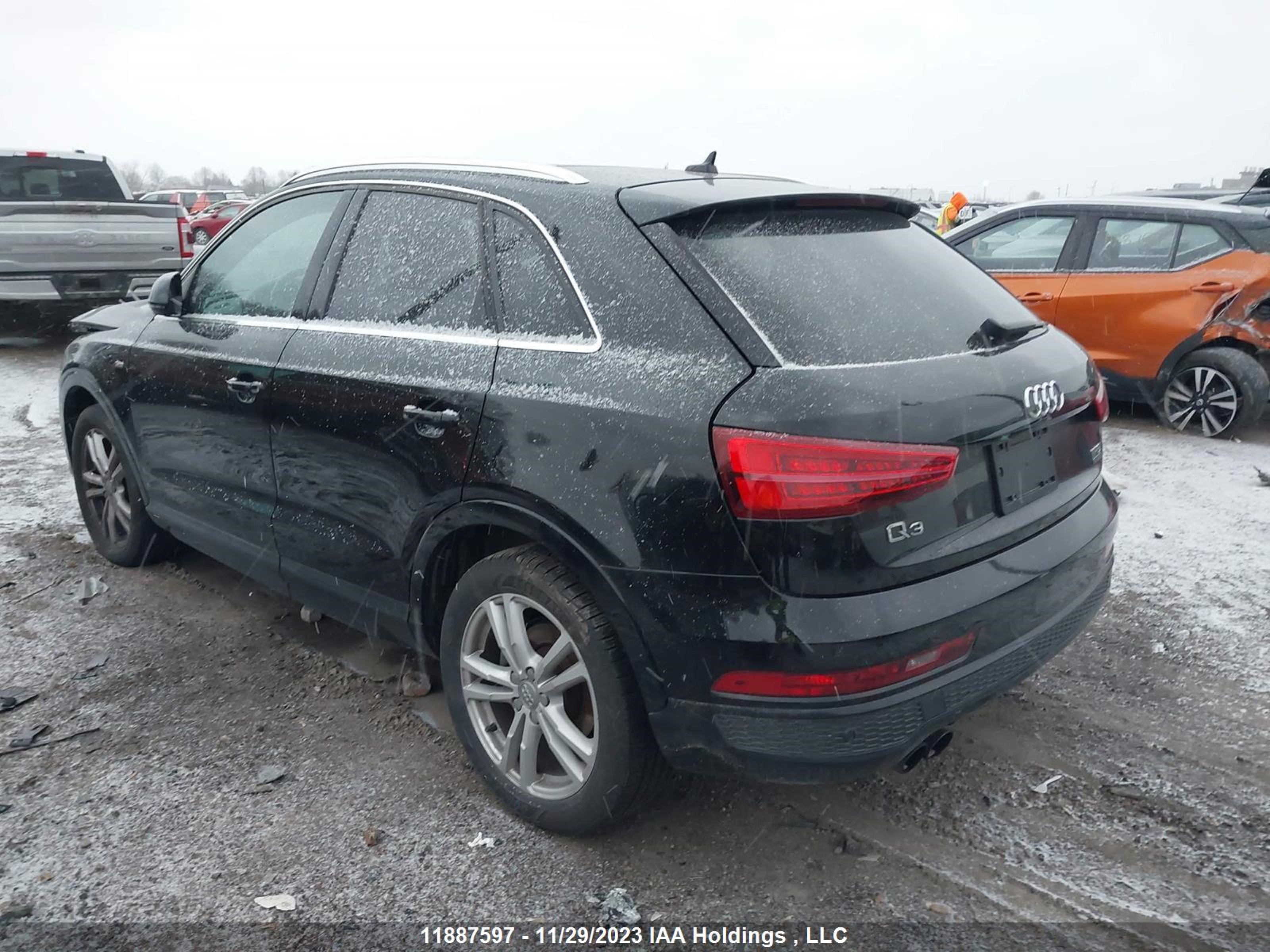 Photo 2 VIN: WA1GFCFS1GR001245 - AUDI Q3 