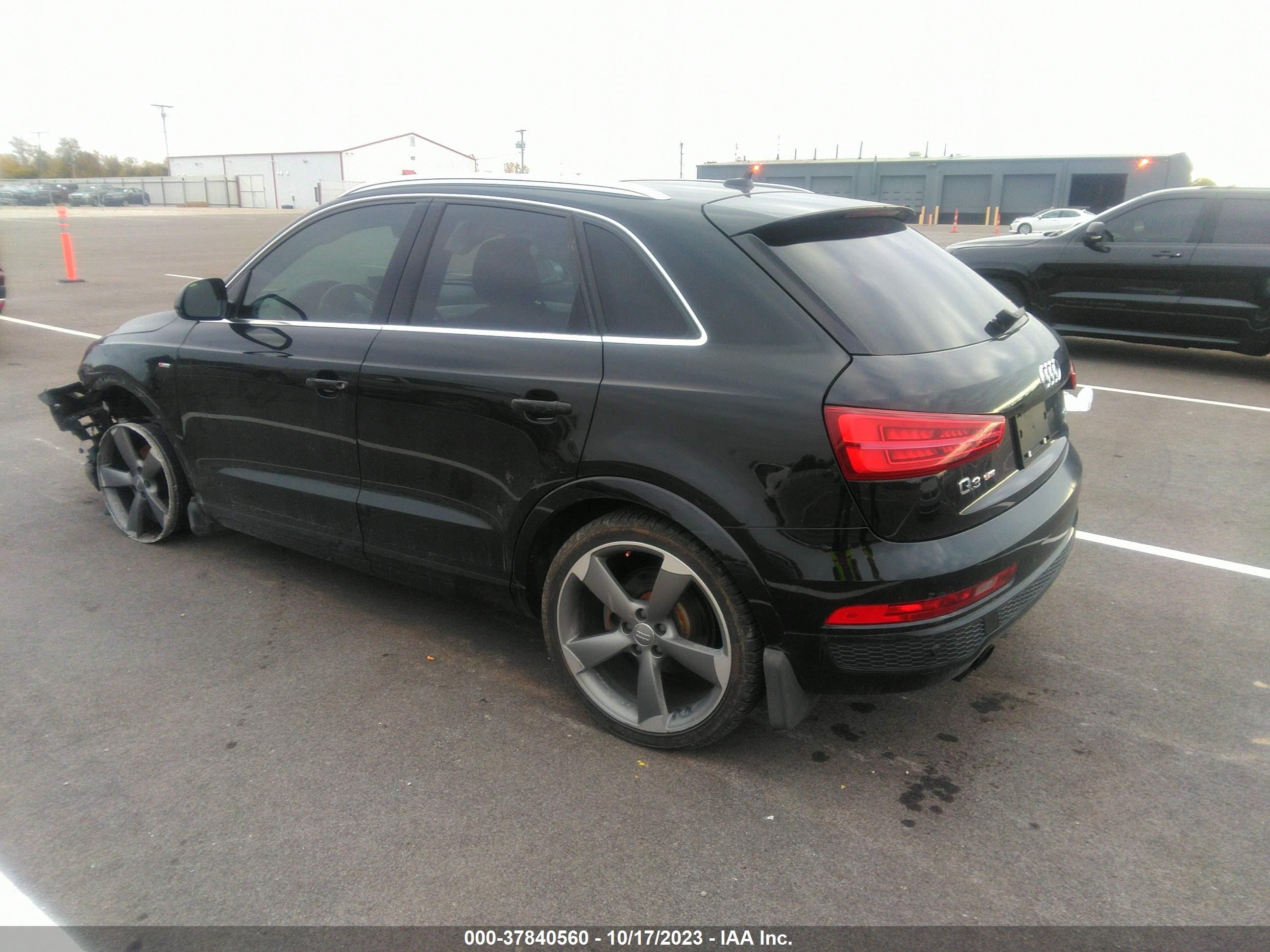 Photo 2 VIN: WA1GFCFS2GR000802 - AUDI Q3 